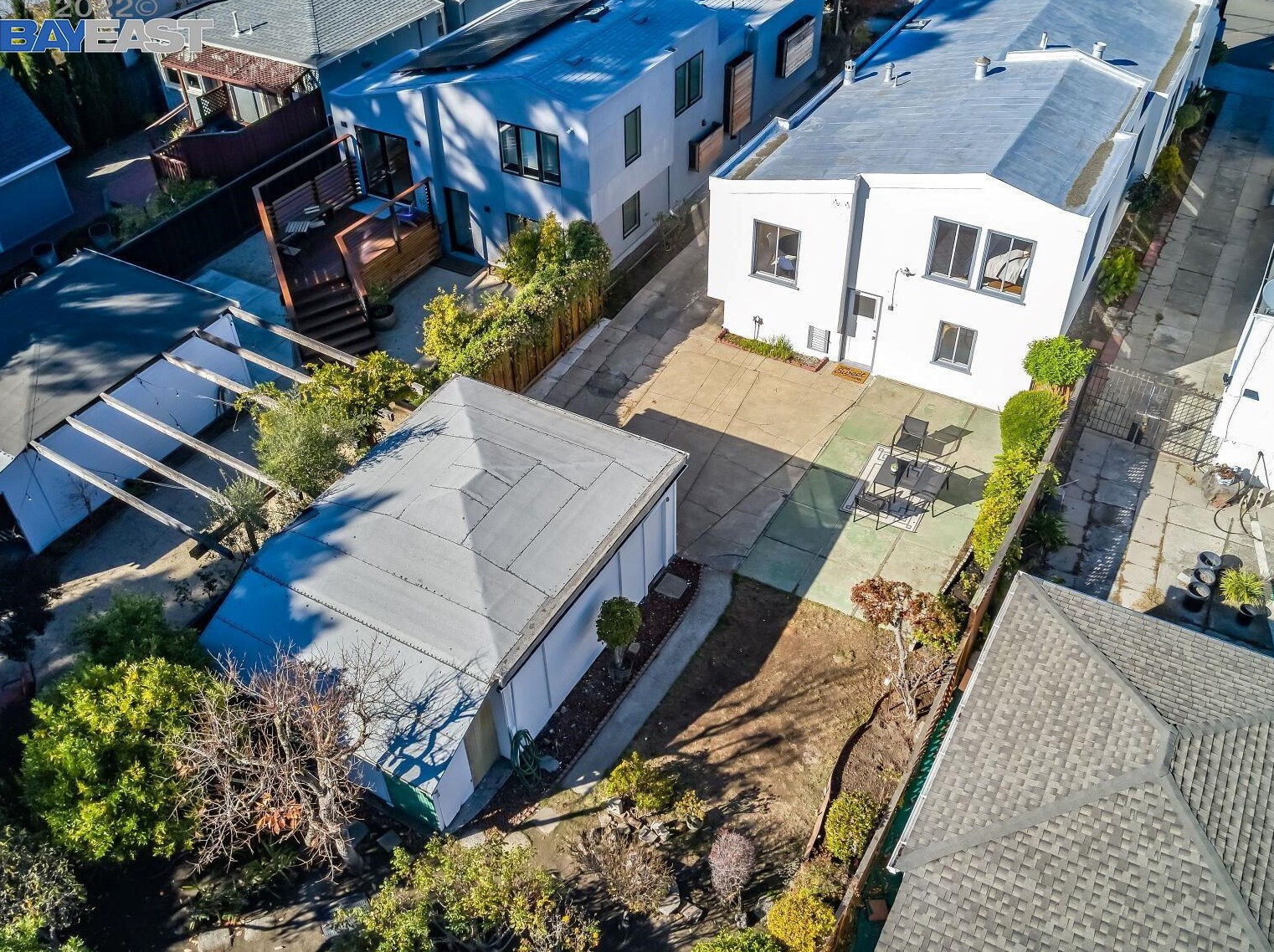 2136 Stuart St, Berkeley CA  94705-1060 exterior