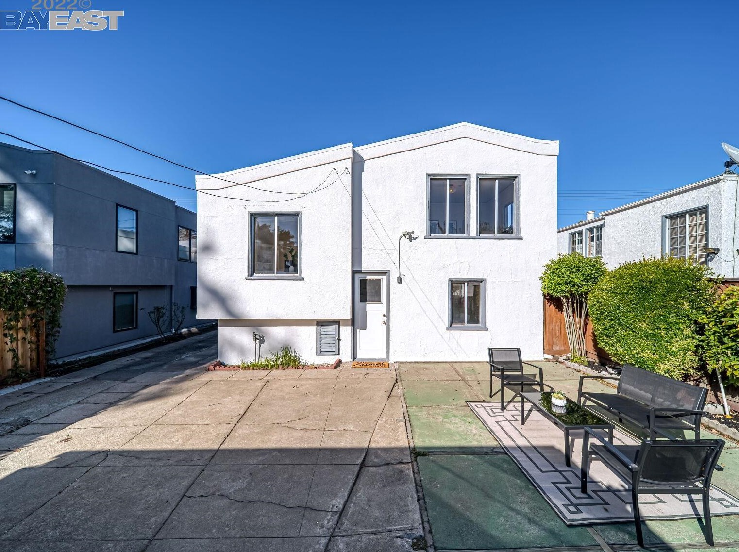 2136 Stuart St, Berkeley CA  94705-1060 exterior