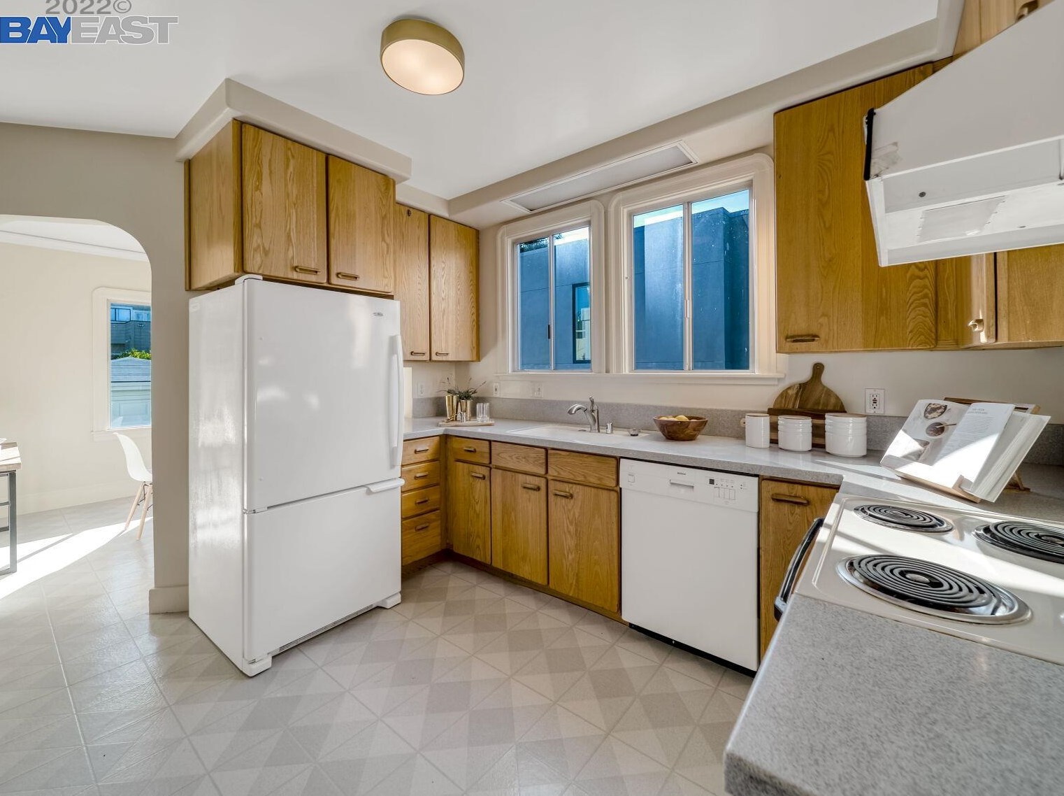 2136 Stuart St, Berkeley CA  94705-1060 exterior