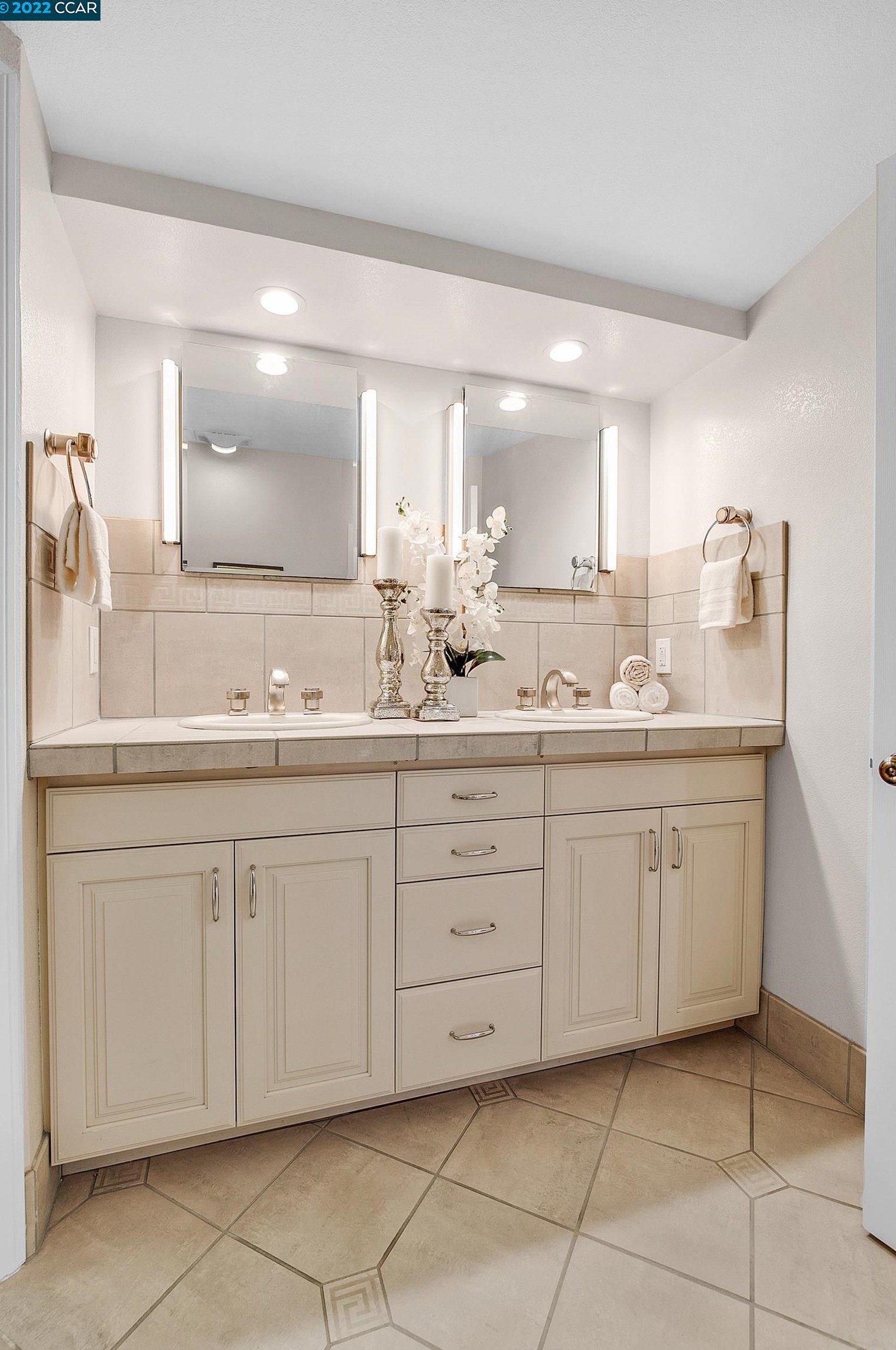 964 Yorkshire Ct, Lafayette CA  94549-4623 exterior