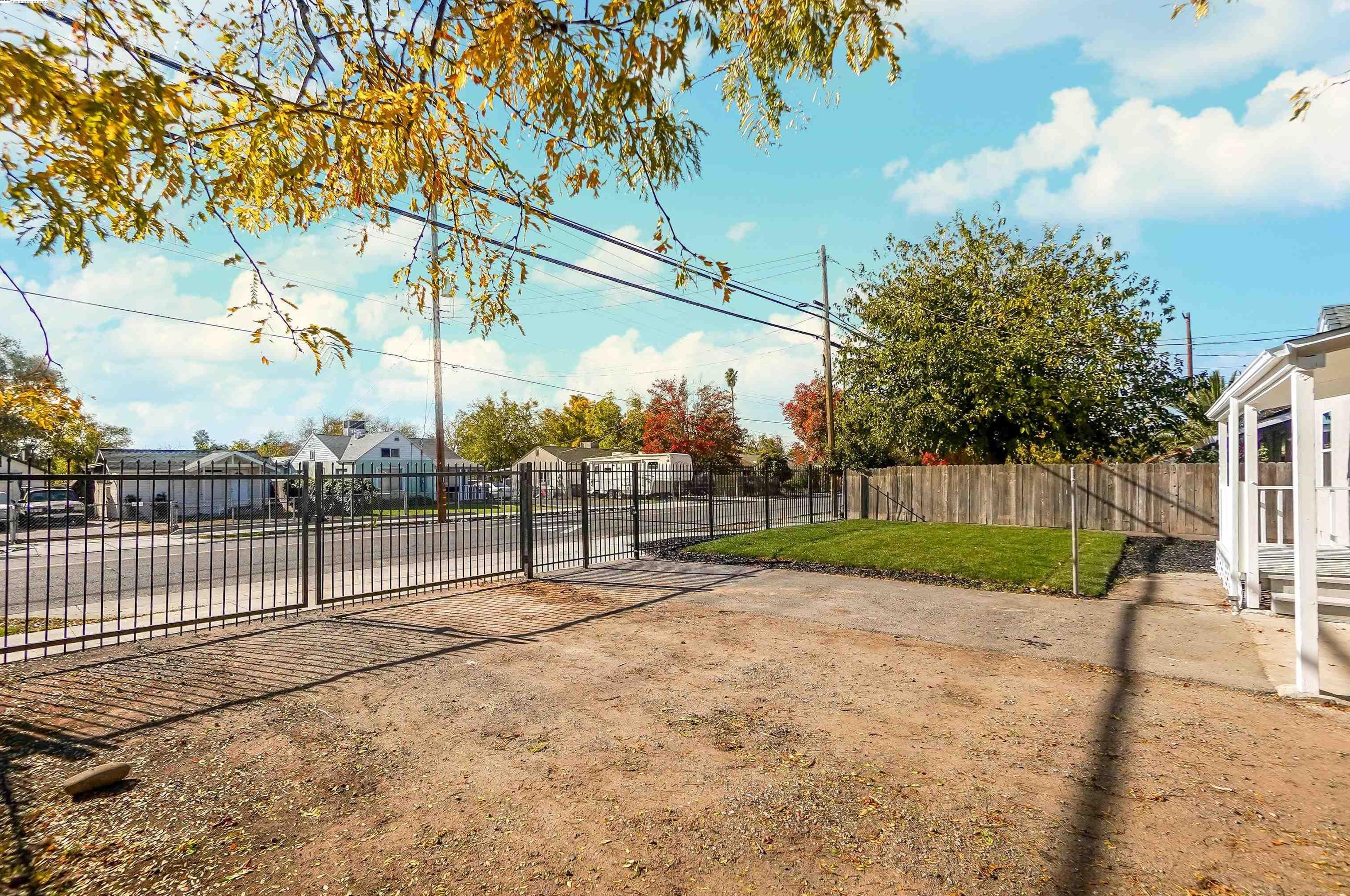 2209 North Ave, Sacramento CA  95838-3133 exterior