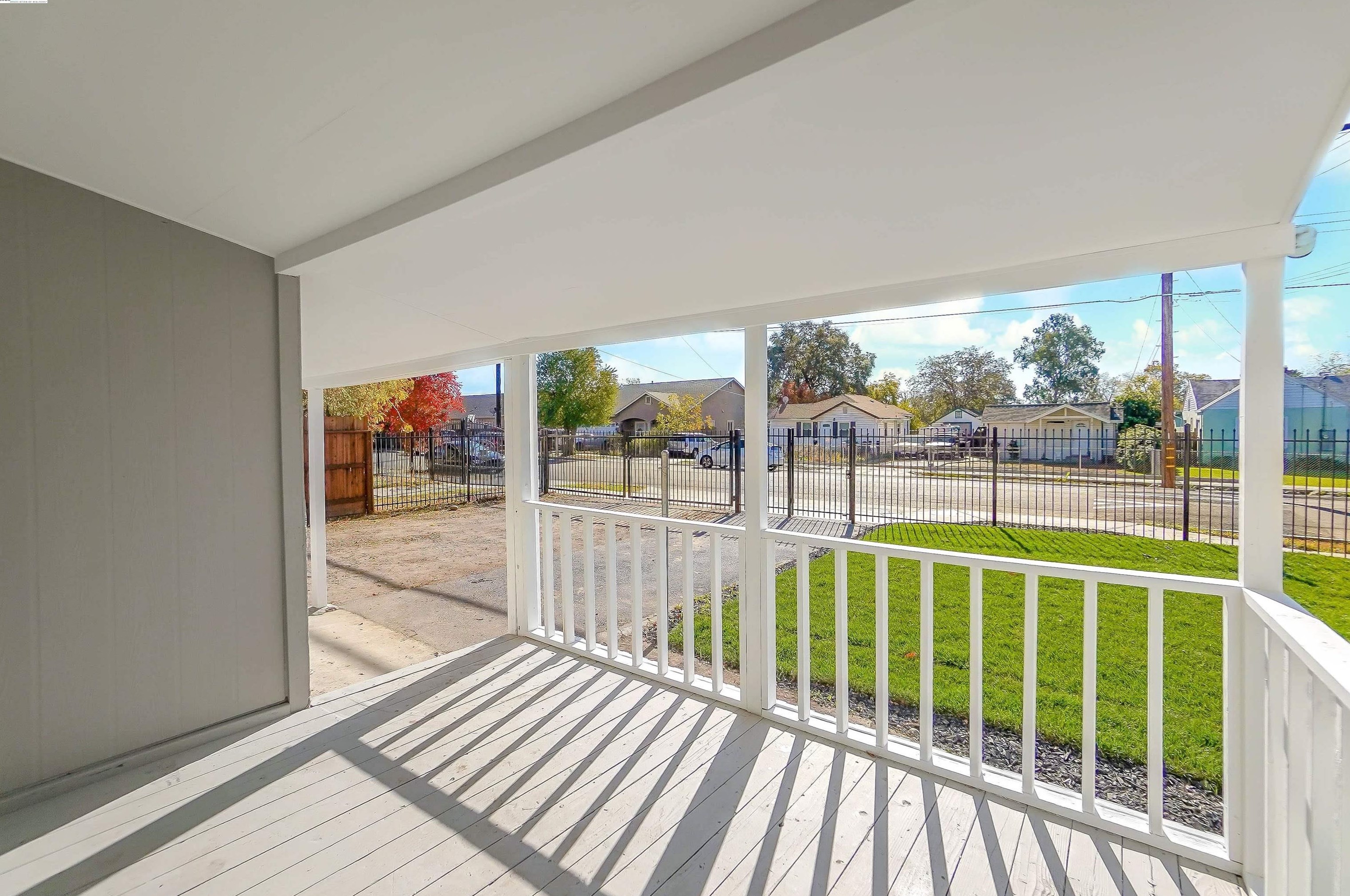 2209 North Ave, Sacramento CA  95838-3133 exterior