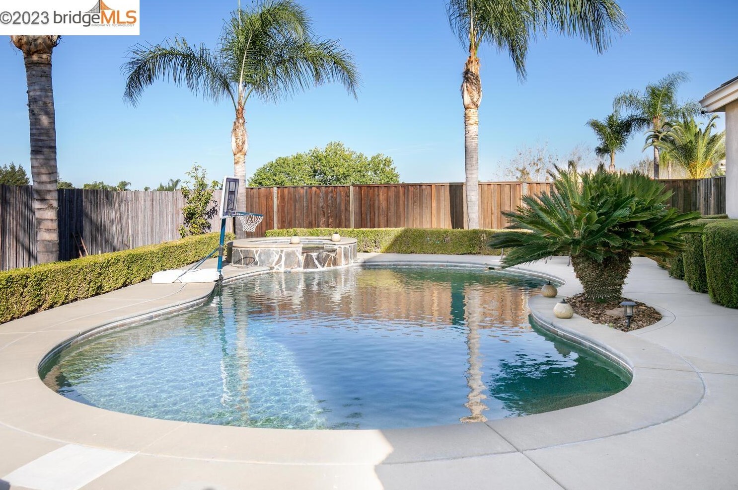 1760 Duchess Ter, Los Angeles CA  94513-2642 exterior