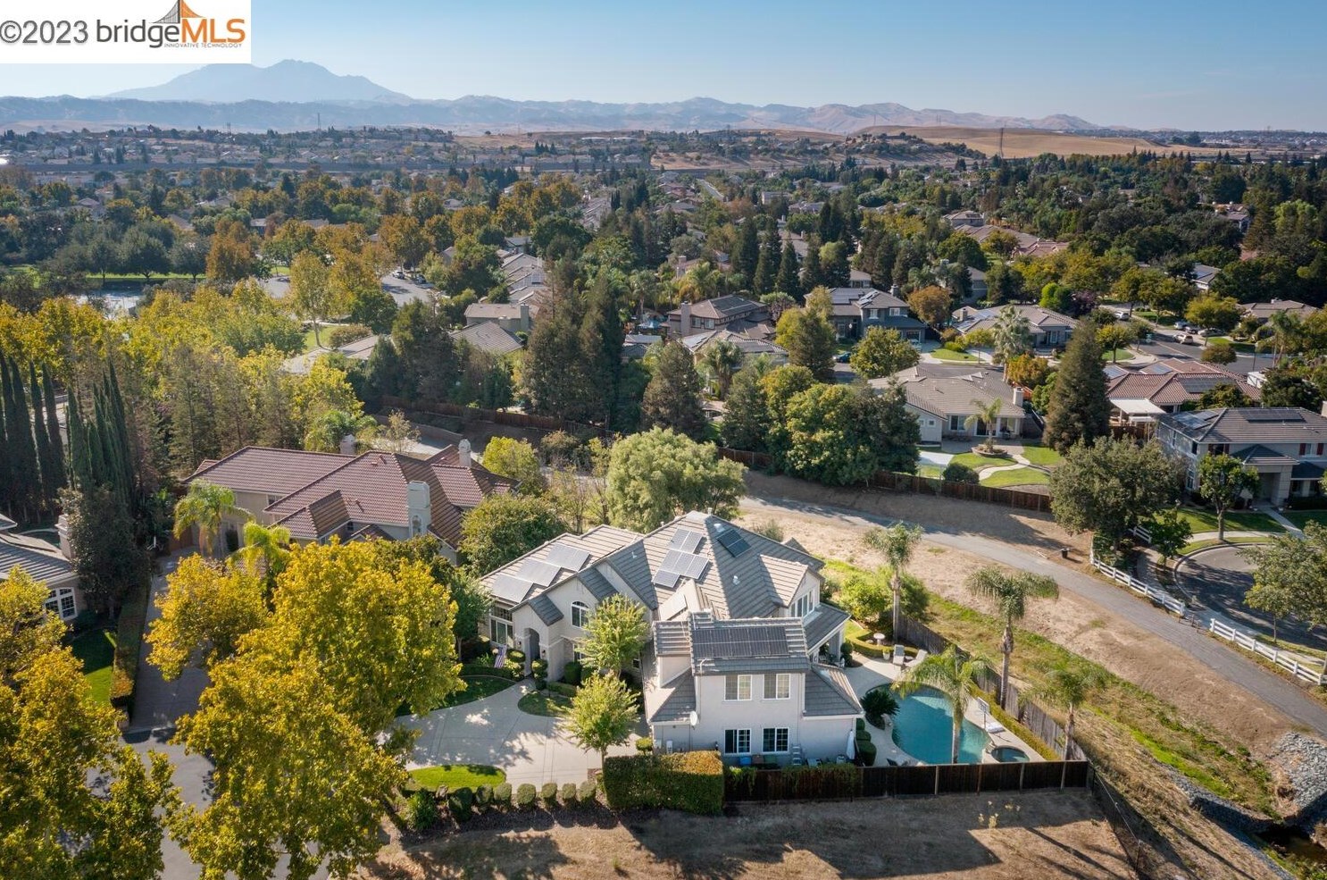 1760 Duchess Ter, Los Angeles CA  94513-2642 exterior