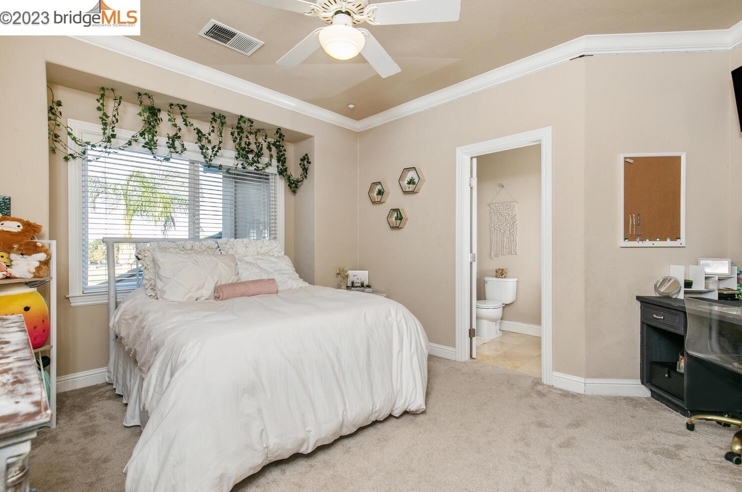 1760 Duchess Ter, Los Angeles CA  94513-2642 exterior