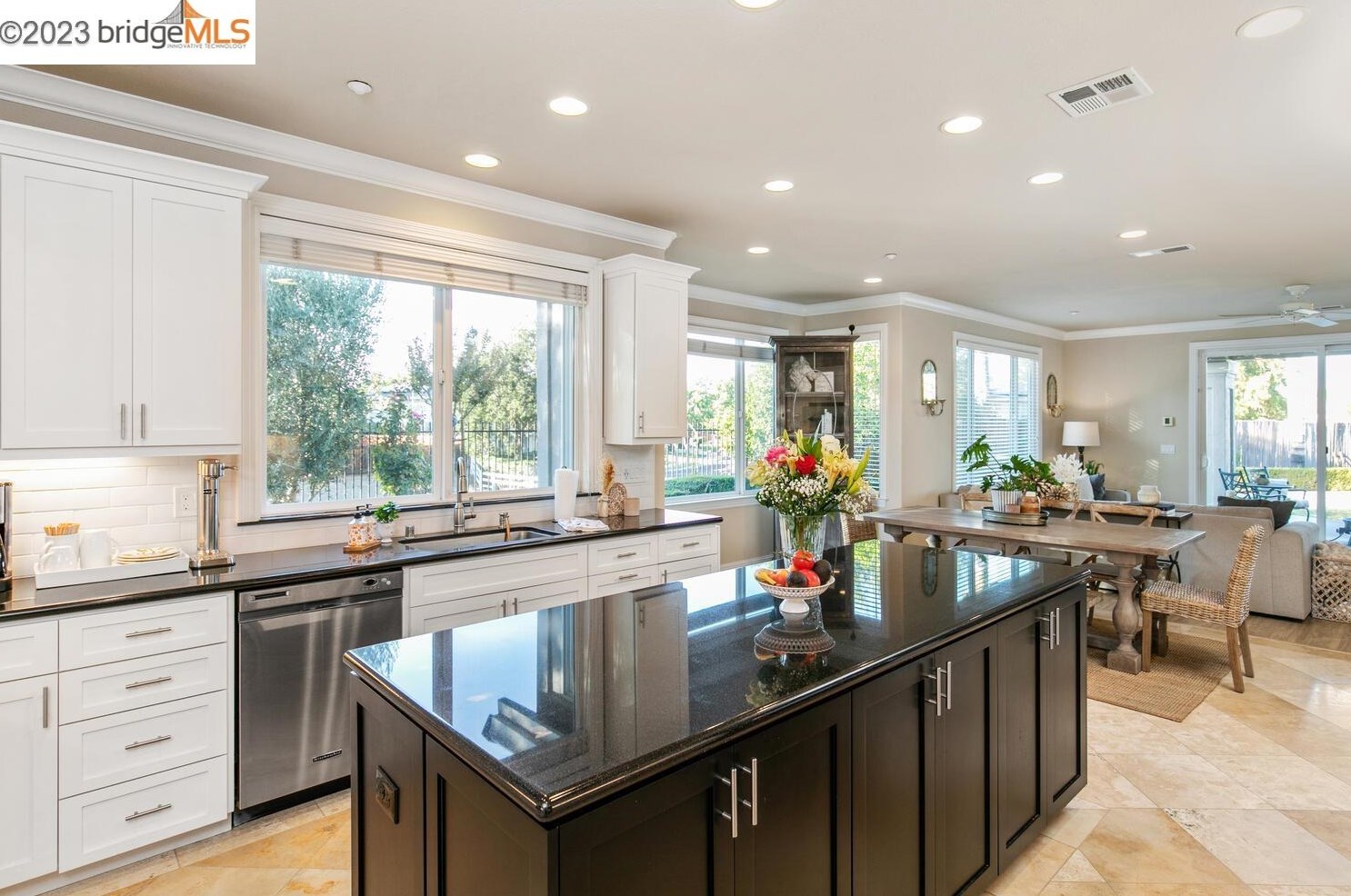 1760 Duchess Ter, Los Angeles CA  94513-2642 exterior