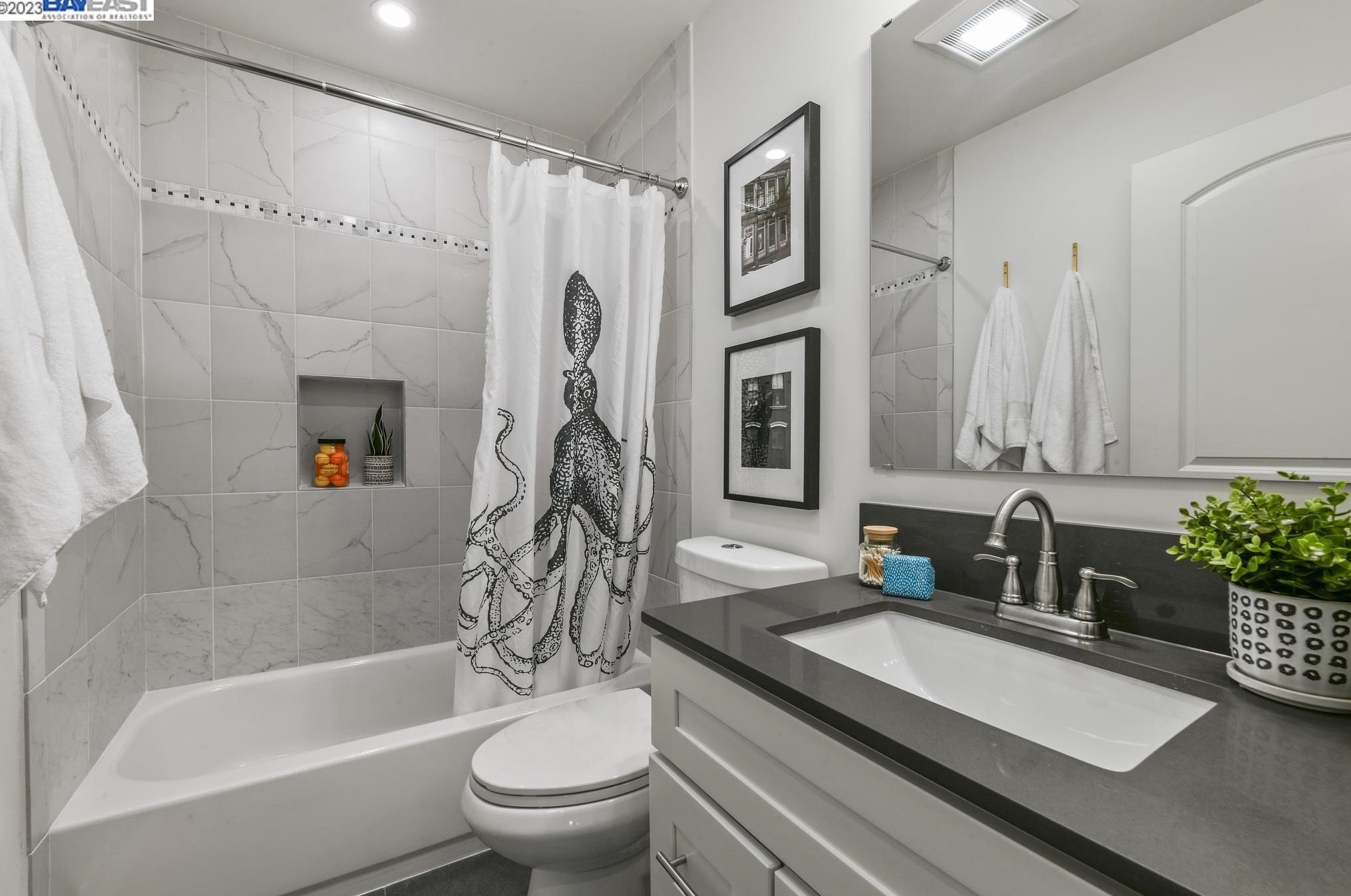 1125 Peralta, Oakland CA 94607-1615 exterior