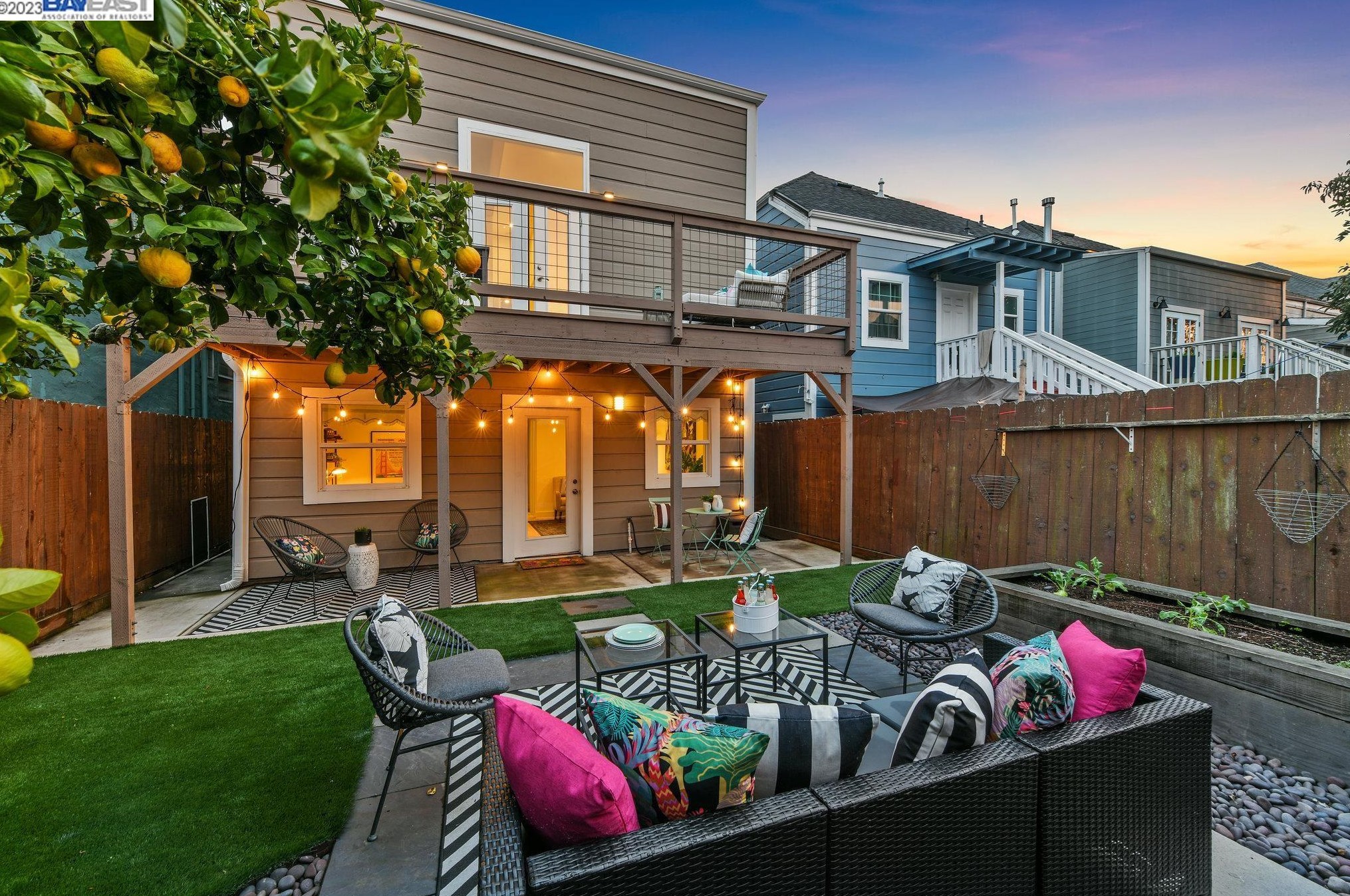 1125 Peralta, Oakland CA 94607-1615 exterior