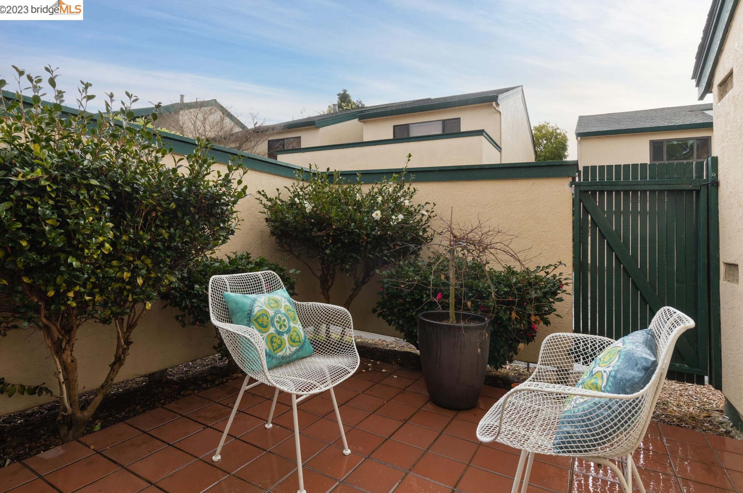 1101 Ironwood Rd, Alameda CA  94502-6620 exterior