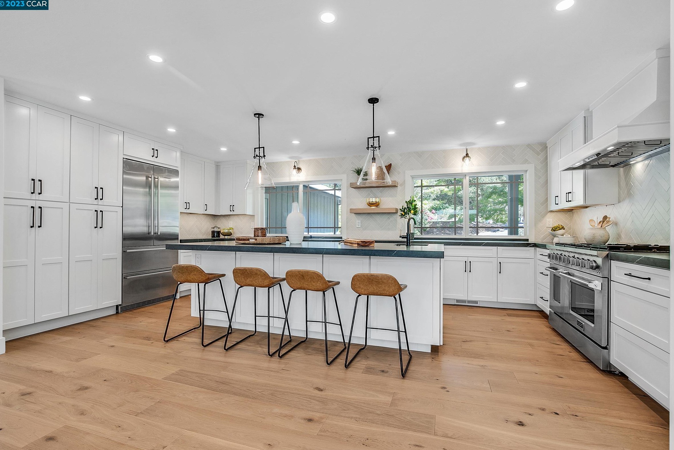 14 Hagen Oaks Ct, Alamo CA  94507-2207 exterior