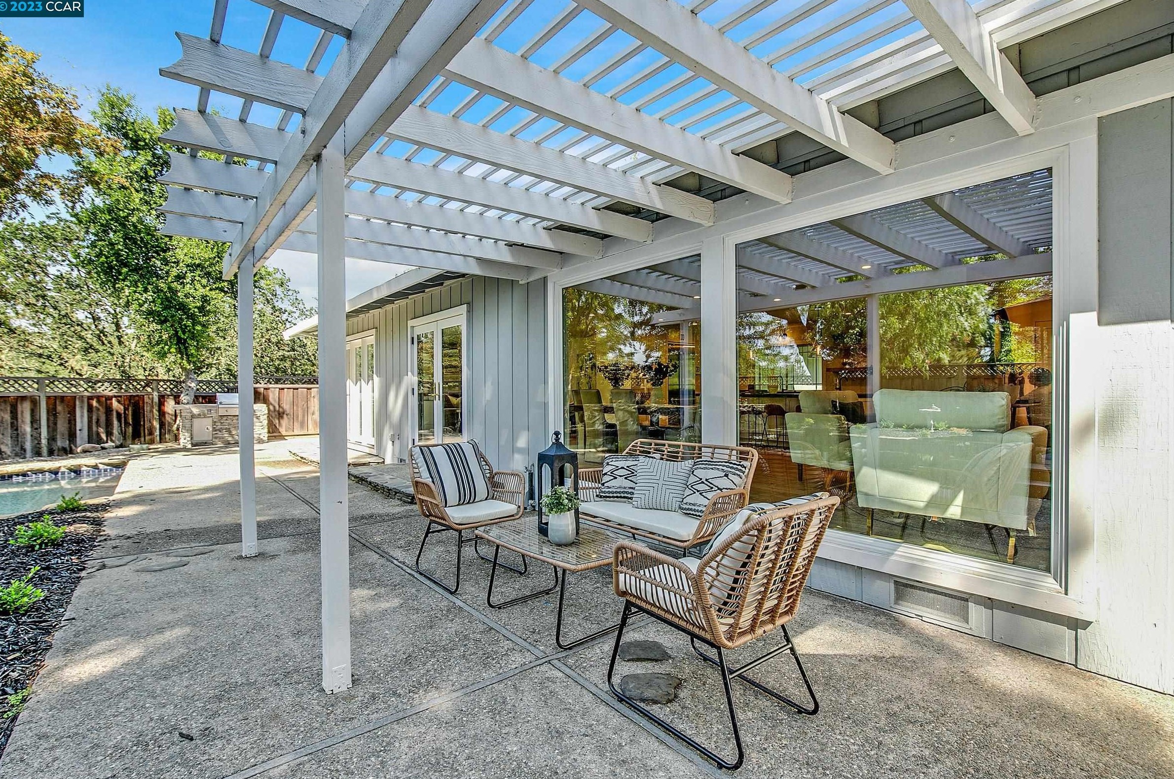 14 Hagen Oaks Ct, Alamo CA  94507-2207 exterior