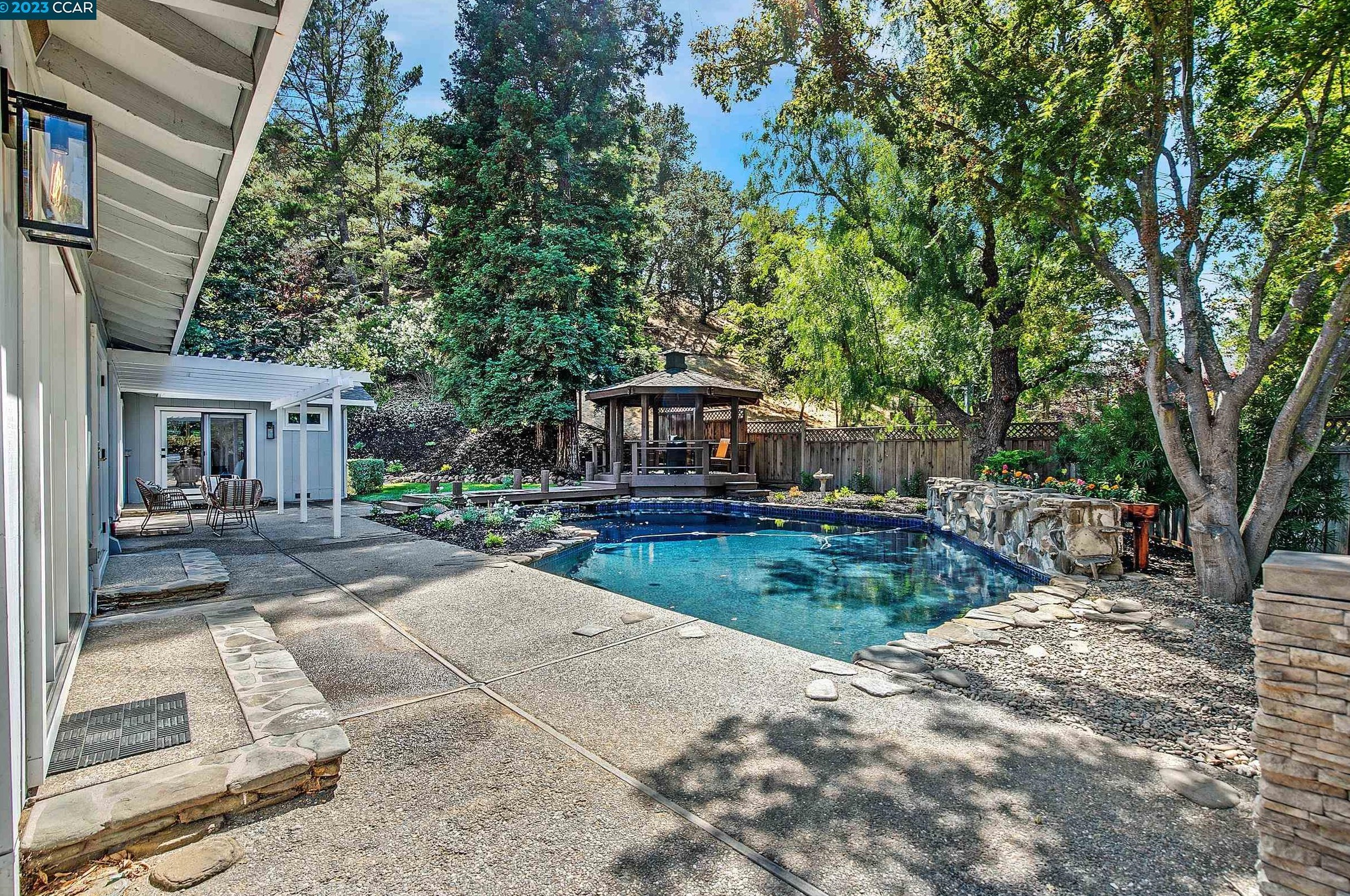 14 Hagen Oaks Ct, Alamo CA  94507-2207 exterior