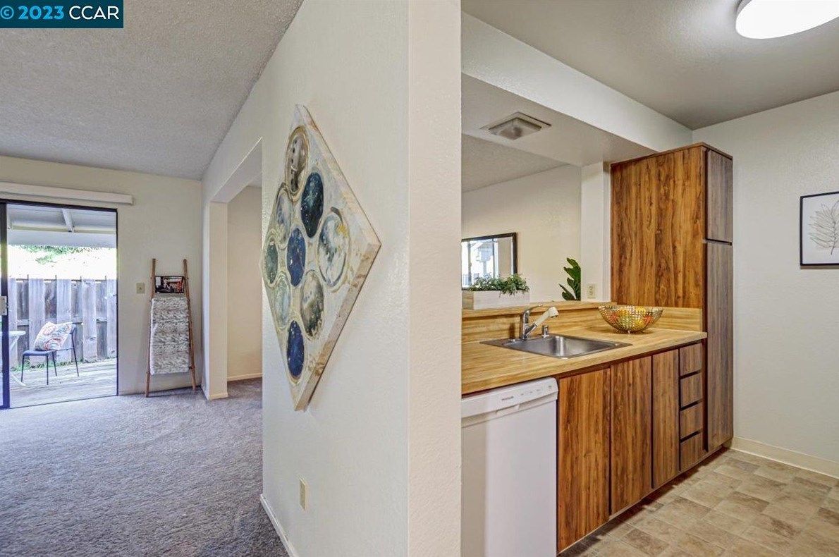 6 Dome Ct, Rodeo CA  94547-1433 exterior