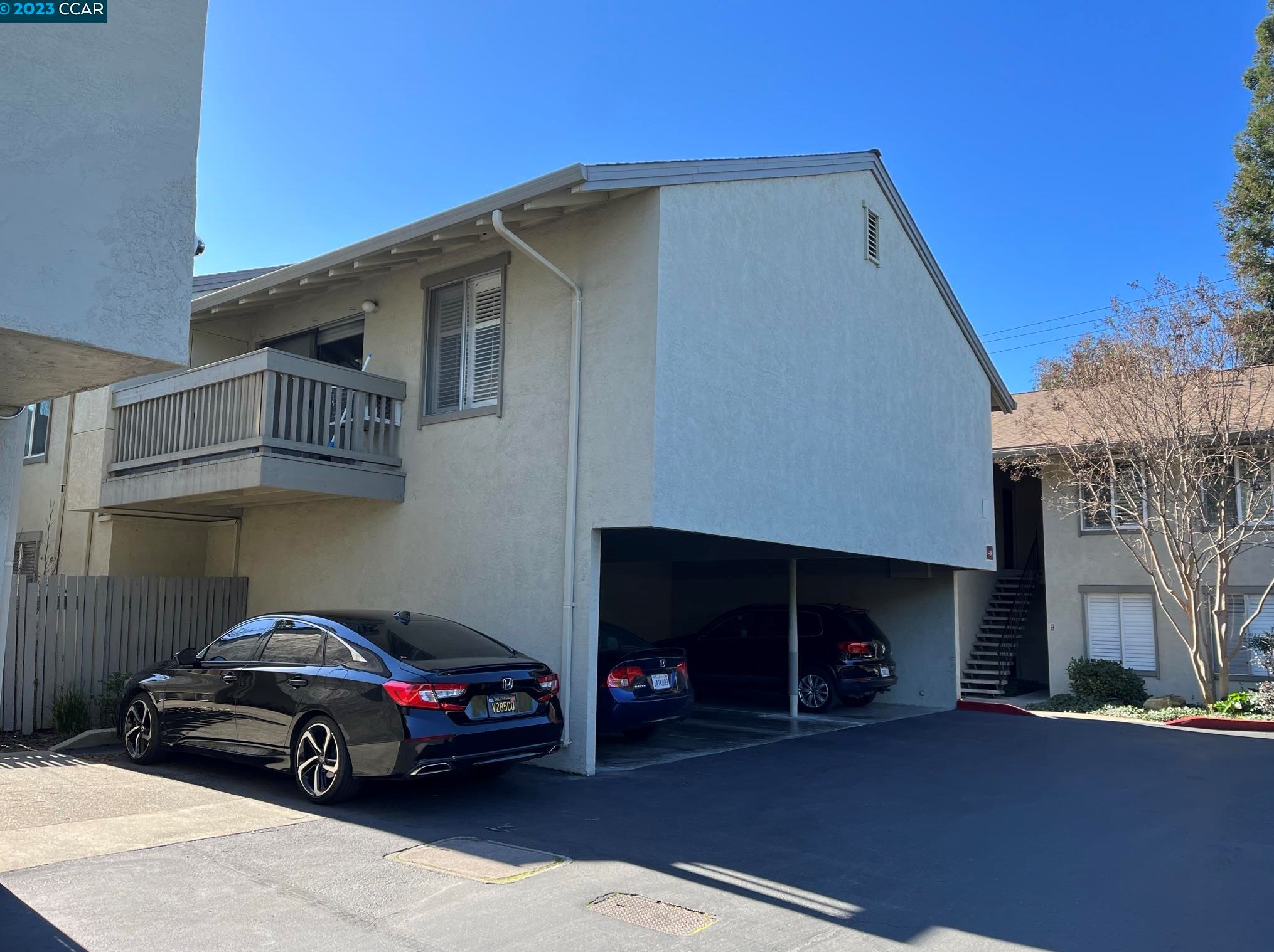 2560 Walnut Blvd, Walnut Creek CA  94596-4272 exterior