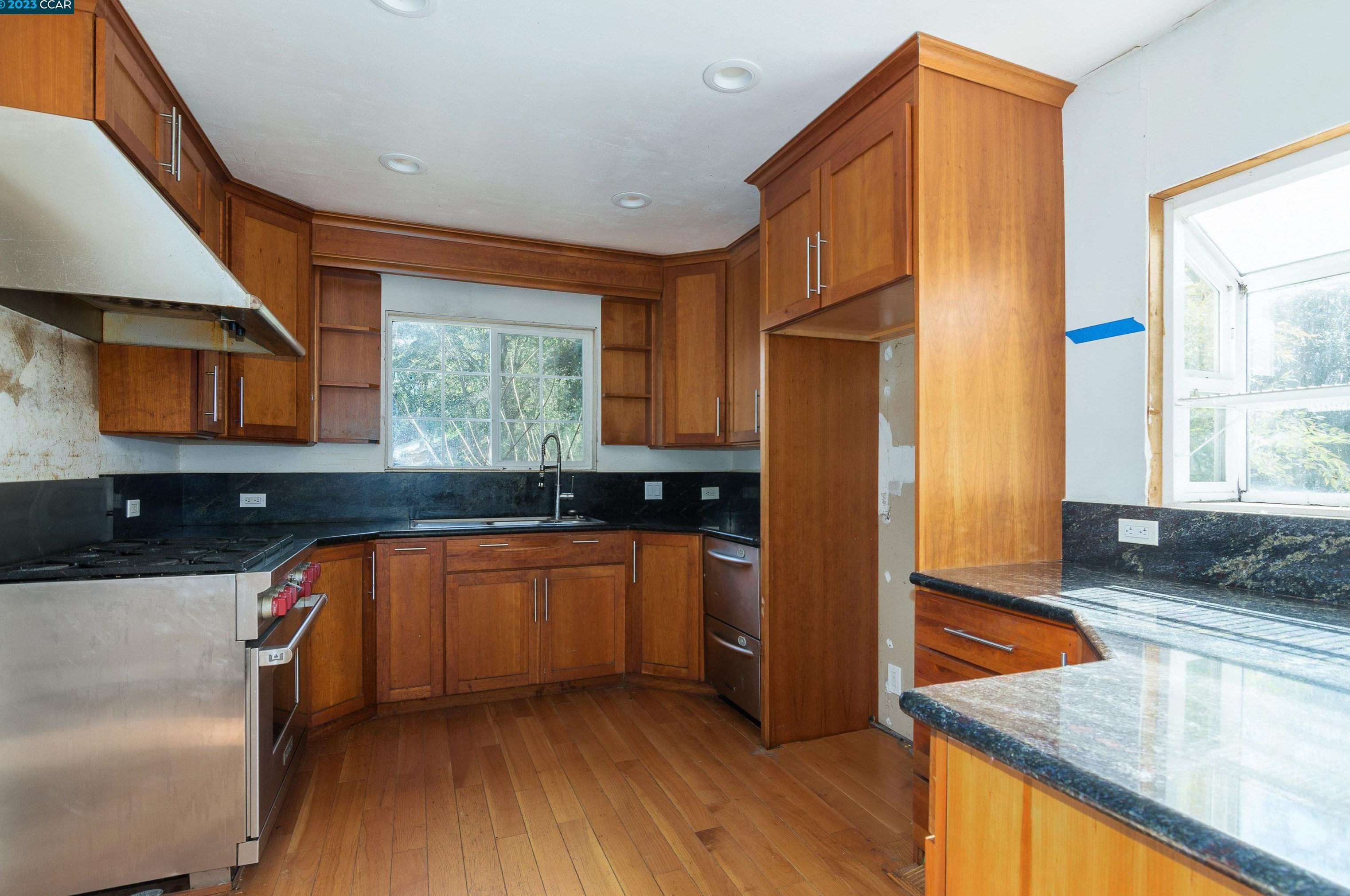 945 Yorkshire Ct, Lafayette CA  94549-4623 exterior