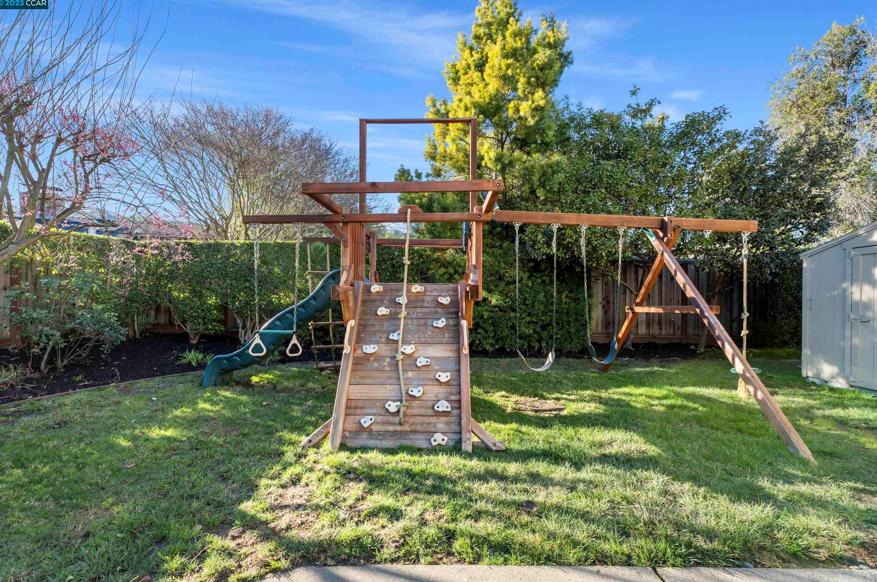 1410 De La Cruz Way, Moraga CA  94556-1714 exterior