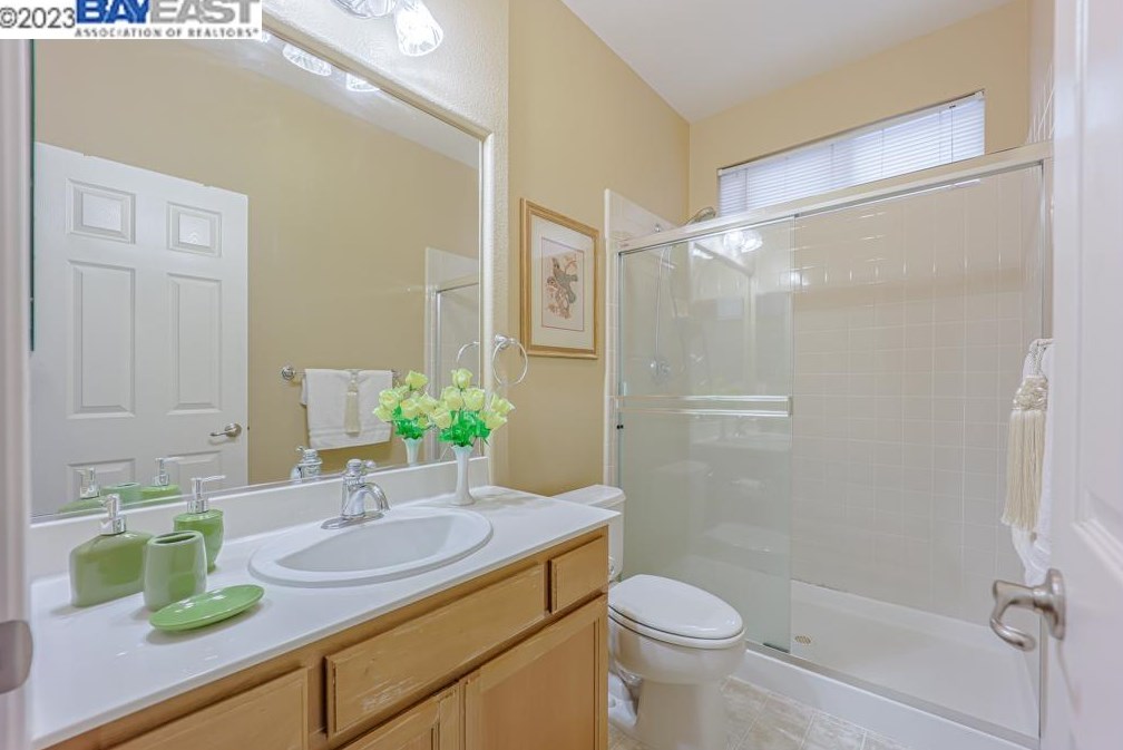 233 Tanglewood Dr, Richmond CA  94806-5815 exterior