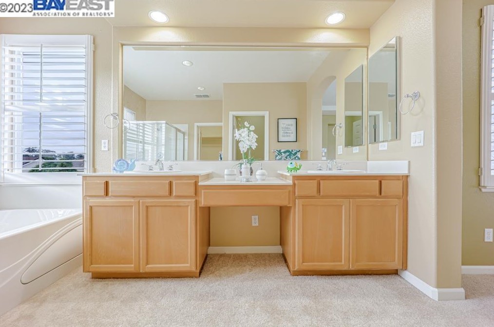 233 Tanglewood Dr, Richmond CA  94806-5815 exterior