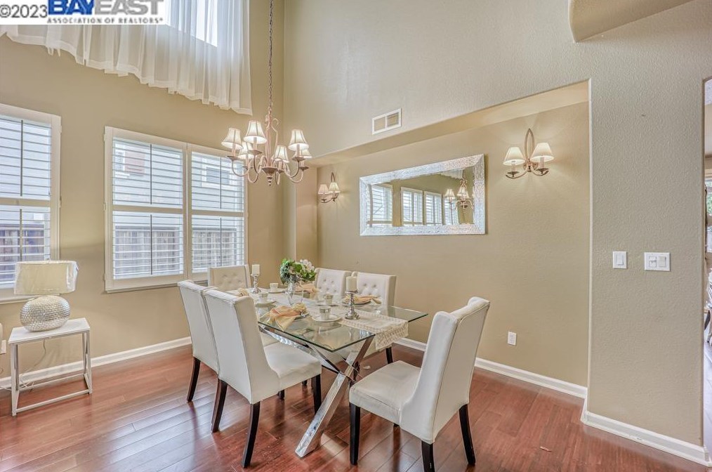 233 Tanglewood Dr, Richmond CA  94806-5815 exterior