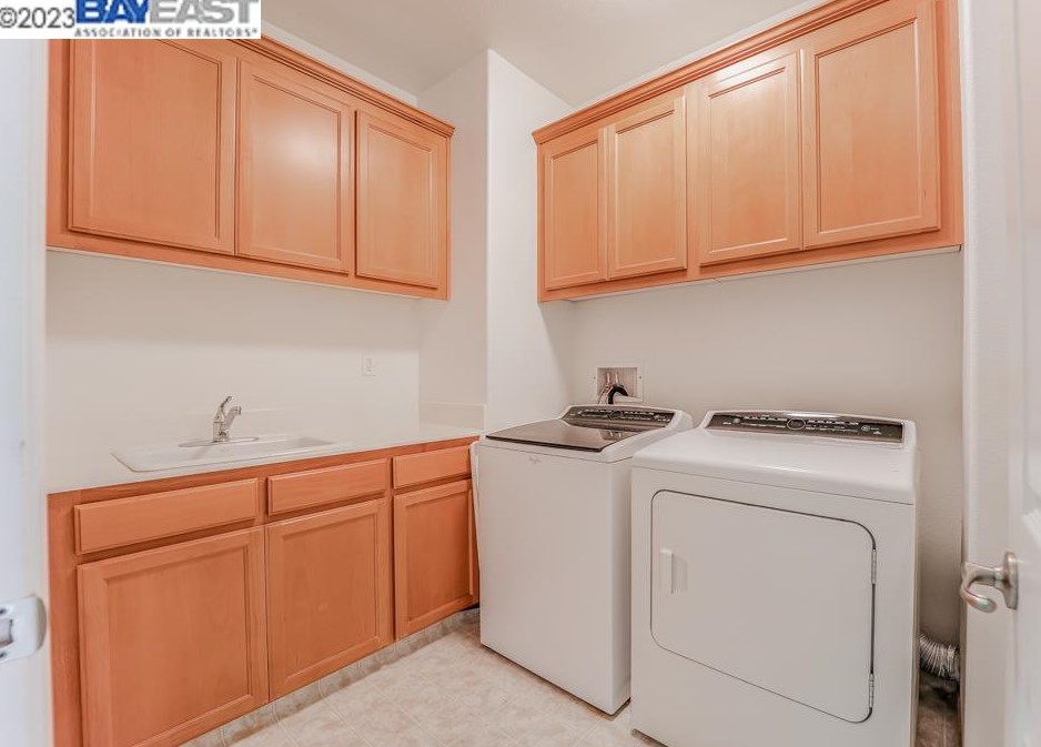 233 Tanglewood Dr, Richmond CA  94806-5815 exterior