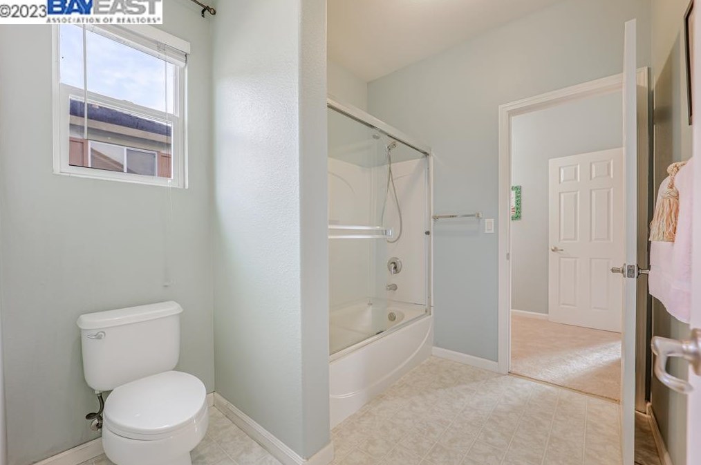 233 Tanglewood Dr, Richmond CA  94806-5815 exterior