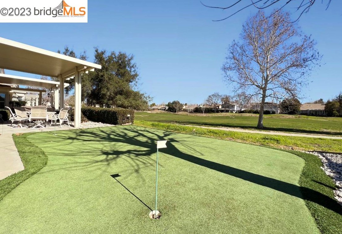 690 Central Park Pl, Los Angeles CA  94513-6033 exterior