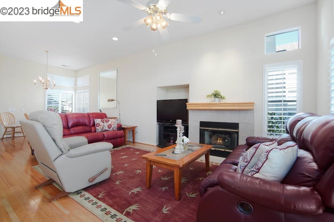 690 Central Park Pl, Los Angeles CA  94513-6033 exterior