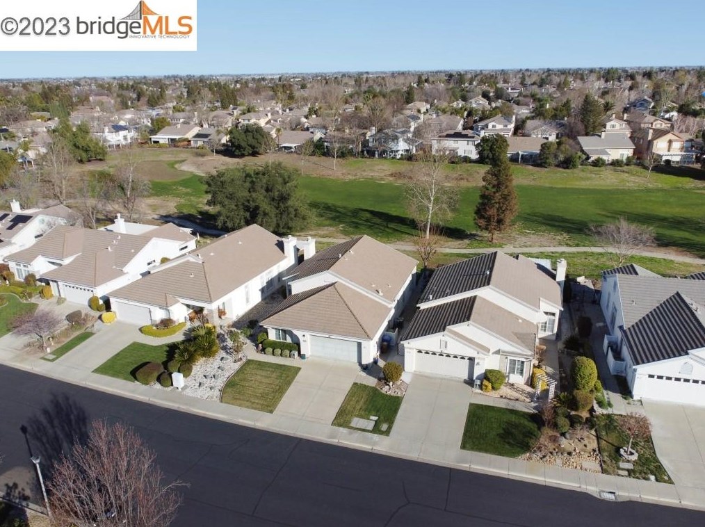 690 Central Park Pl, Los Angeles CA  94513-6033 exterior