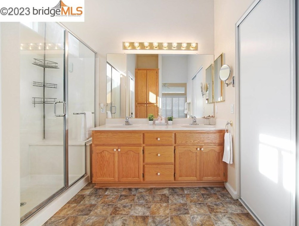 690 Central Park Pl, Los Angeles CA  94513-6033 exterior