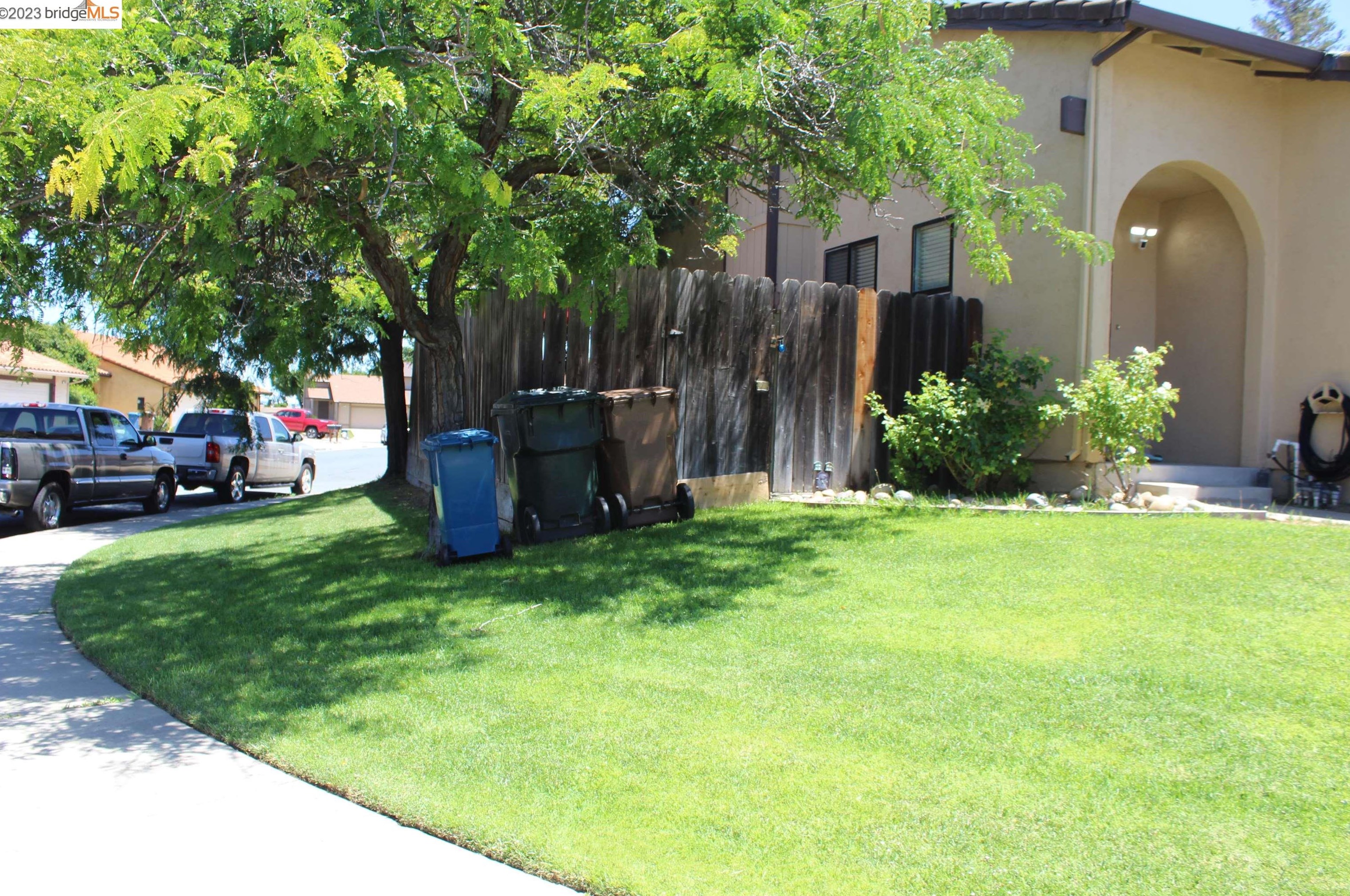 1246 Almondwood Dr, Antioch CA  94509-5169 exterior