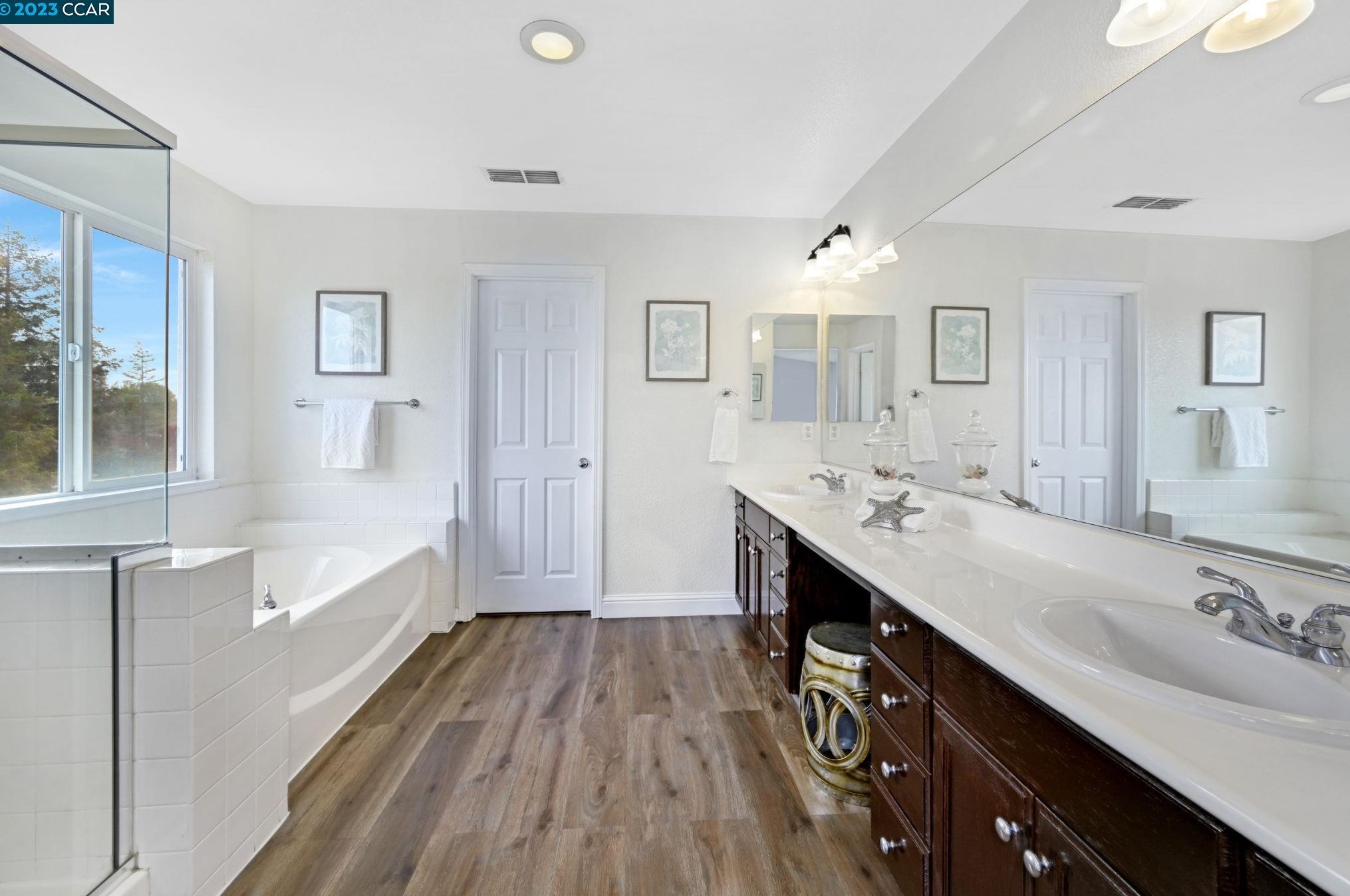 981 Chamomile Ln, Los Angeles CA  94513-6166 exterior