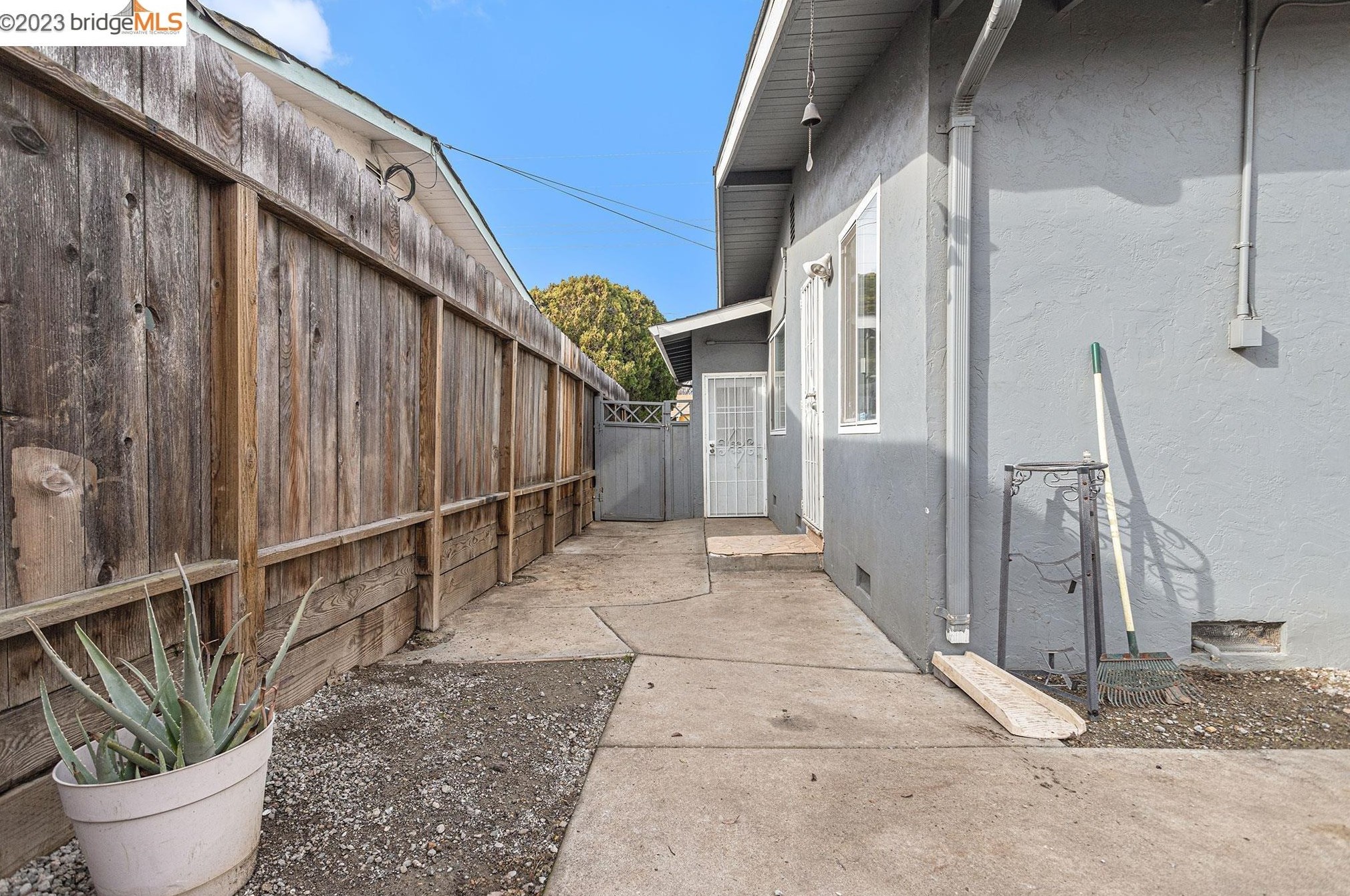 2400 Beasley Ave, Antioch CA  94509-3804 exterior