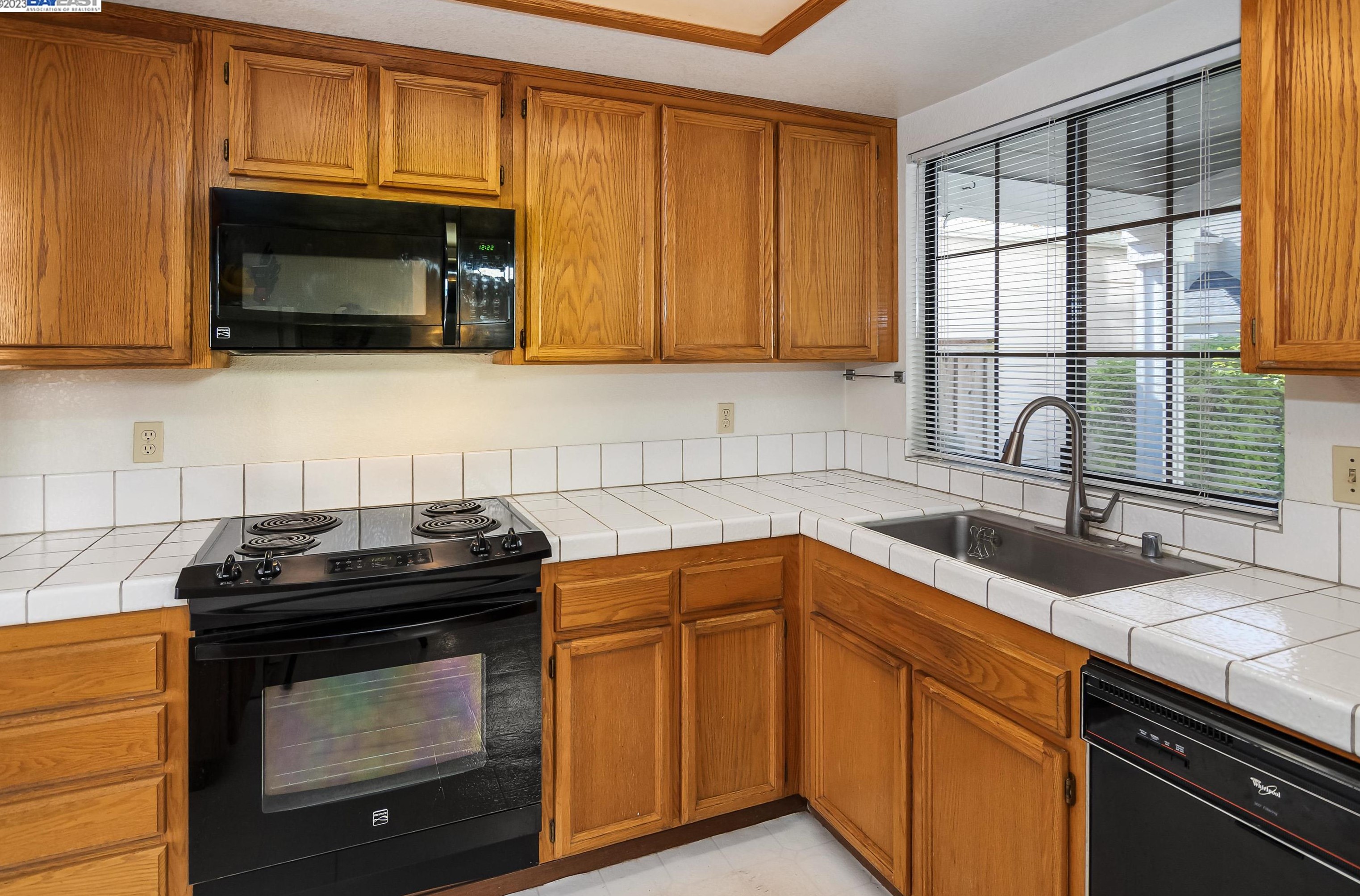 18 Brehaut Ct, Alameda CA  94502-7935 exterior