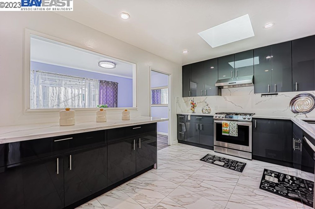 226 Hanover St, San Francisco CA  94112-4350 exterior