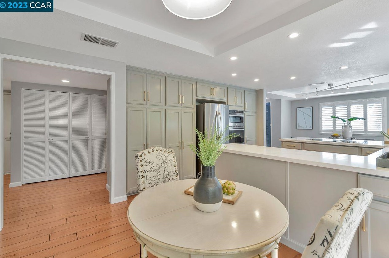 503 Adirondack Way, Walnut Creek CA  94598-2124 exterior