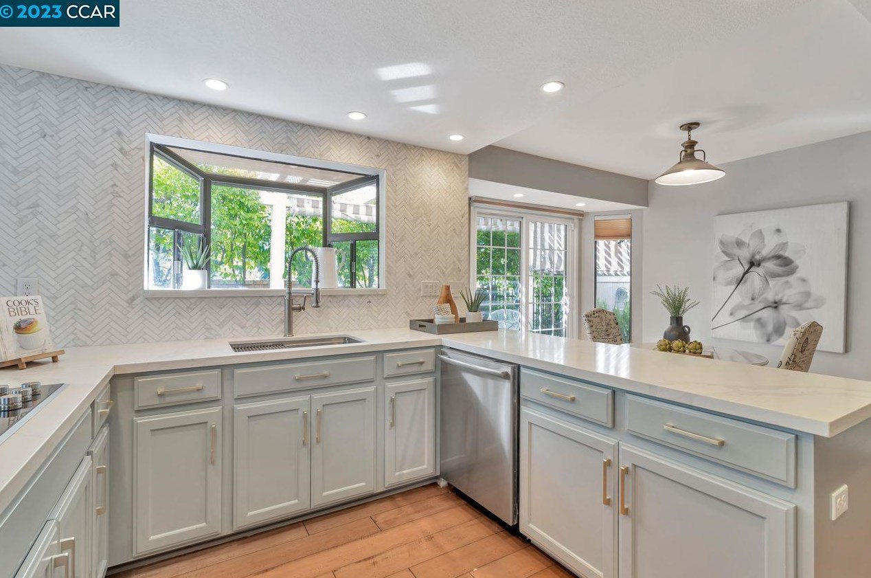 503 Adirondack Way, Walnut Creek CA  94598-2124 exterior