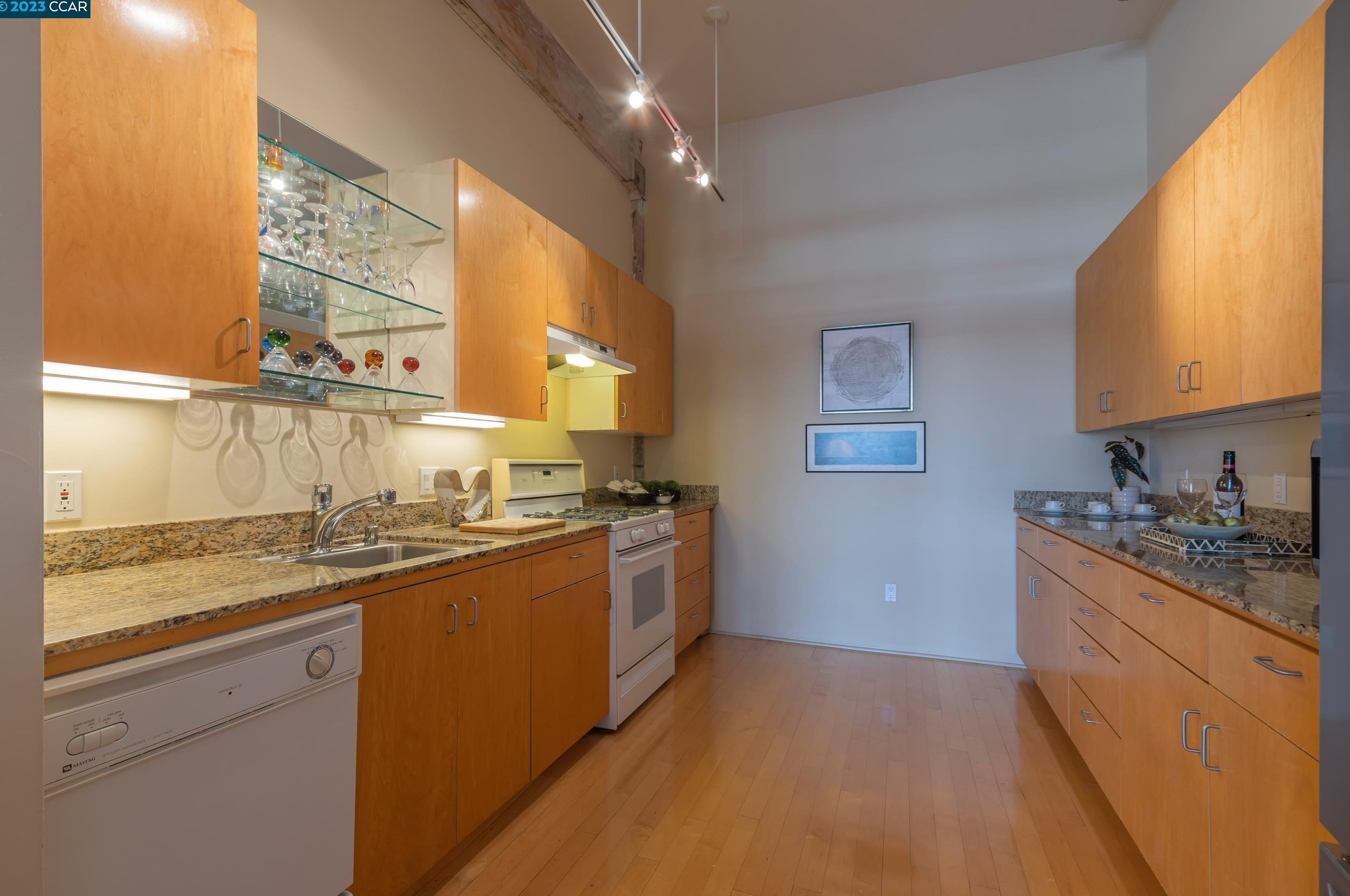 373 4th St #2a, Oakland, CA 94607