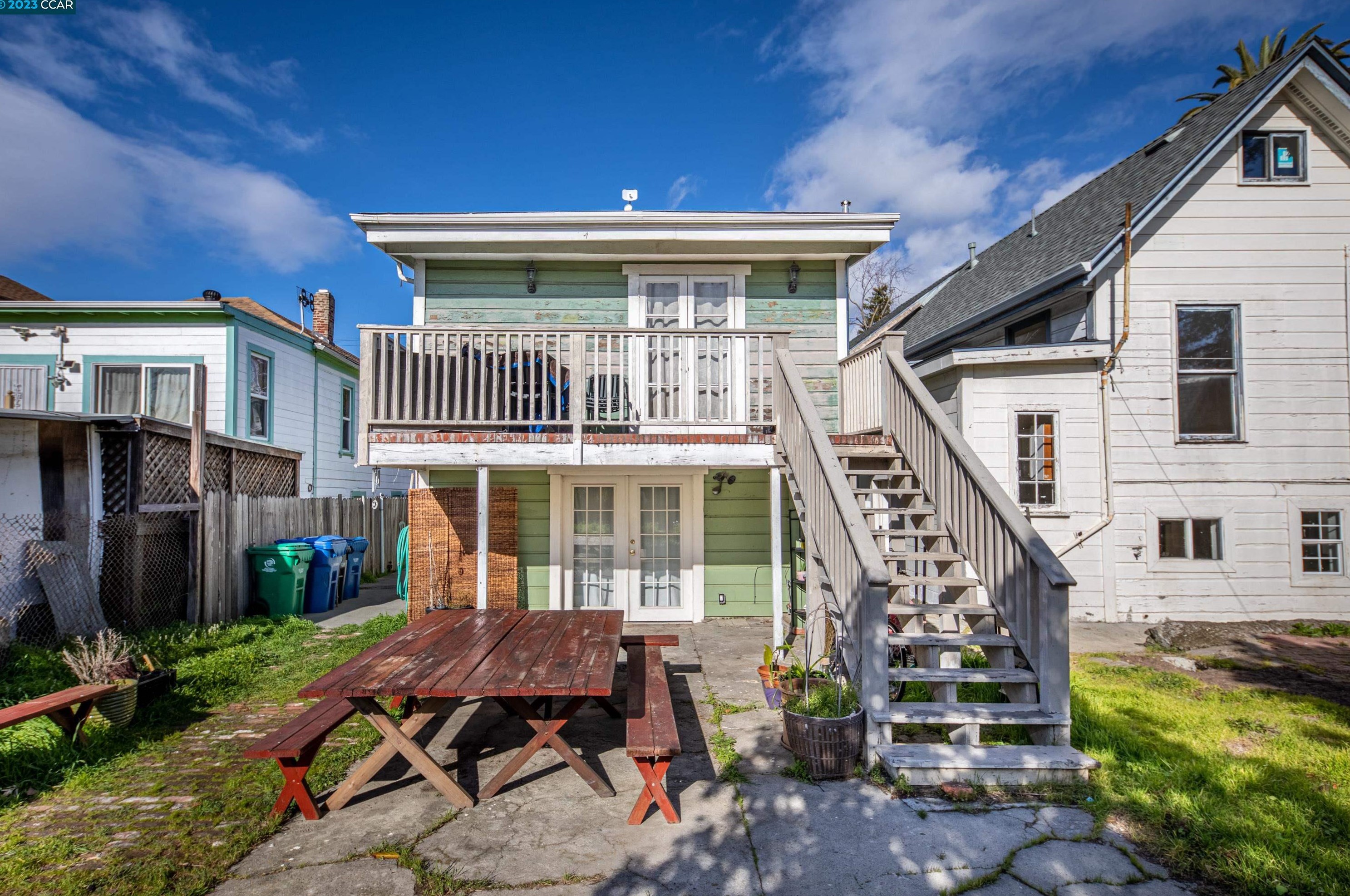 2110 Buena Vis Ave, Alameda CA 94501-2156 exterior