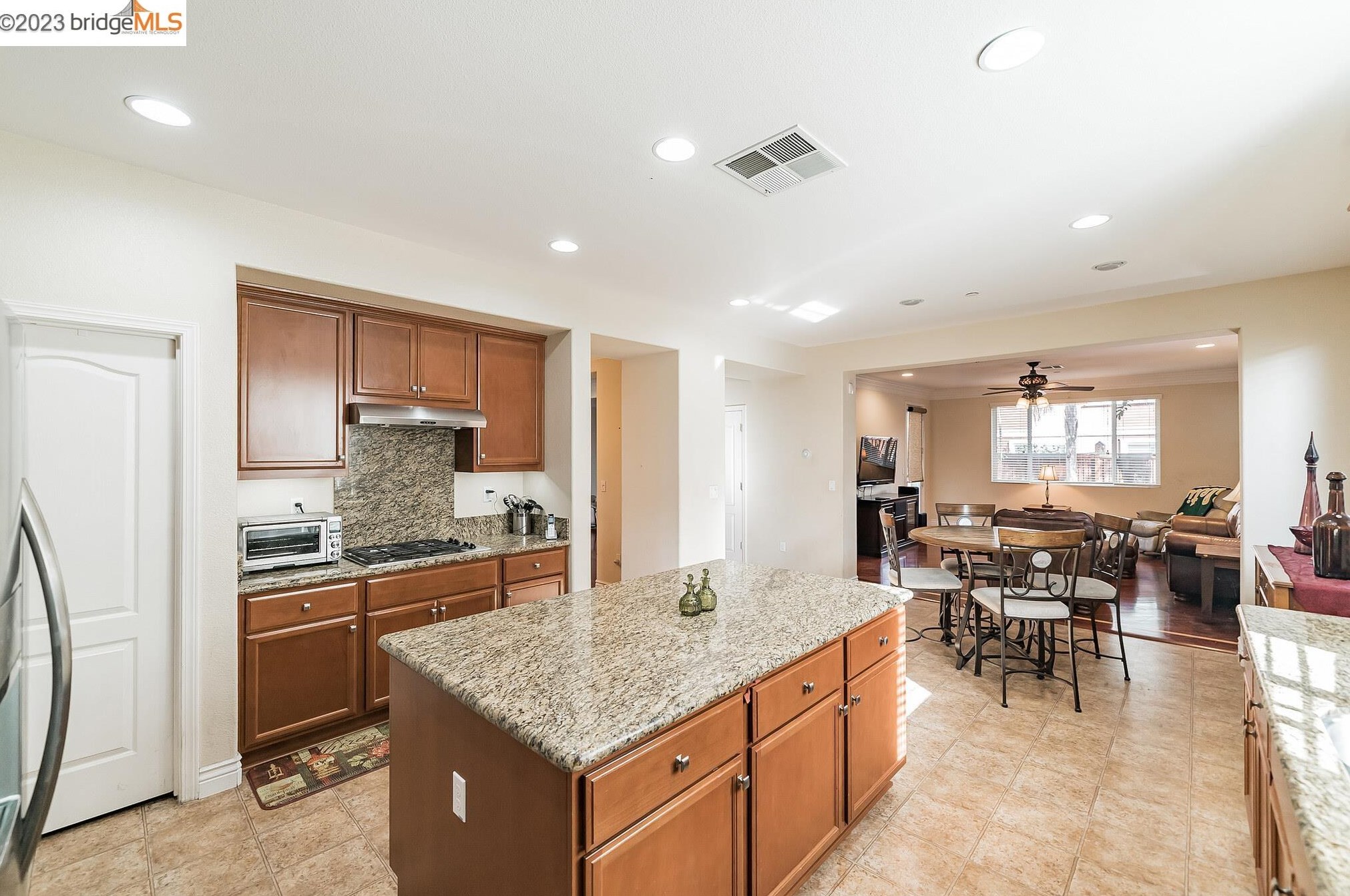 476 Milford St, Los Angeles CA  94513-5544 exterior