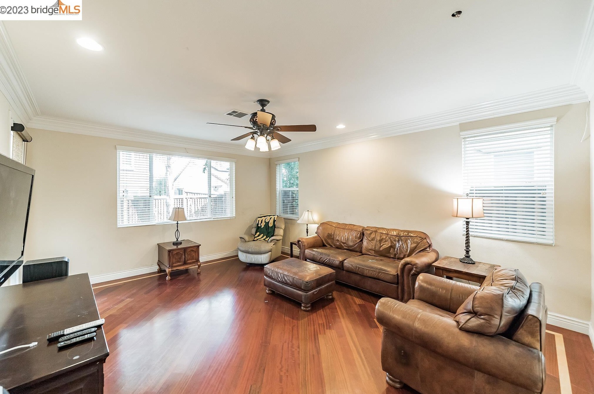 476 Milford St, Los Angeles CA  94513-5544 exterior