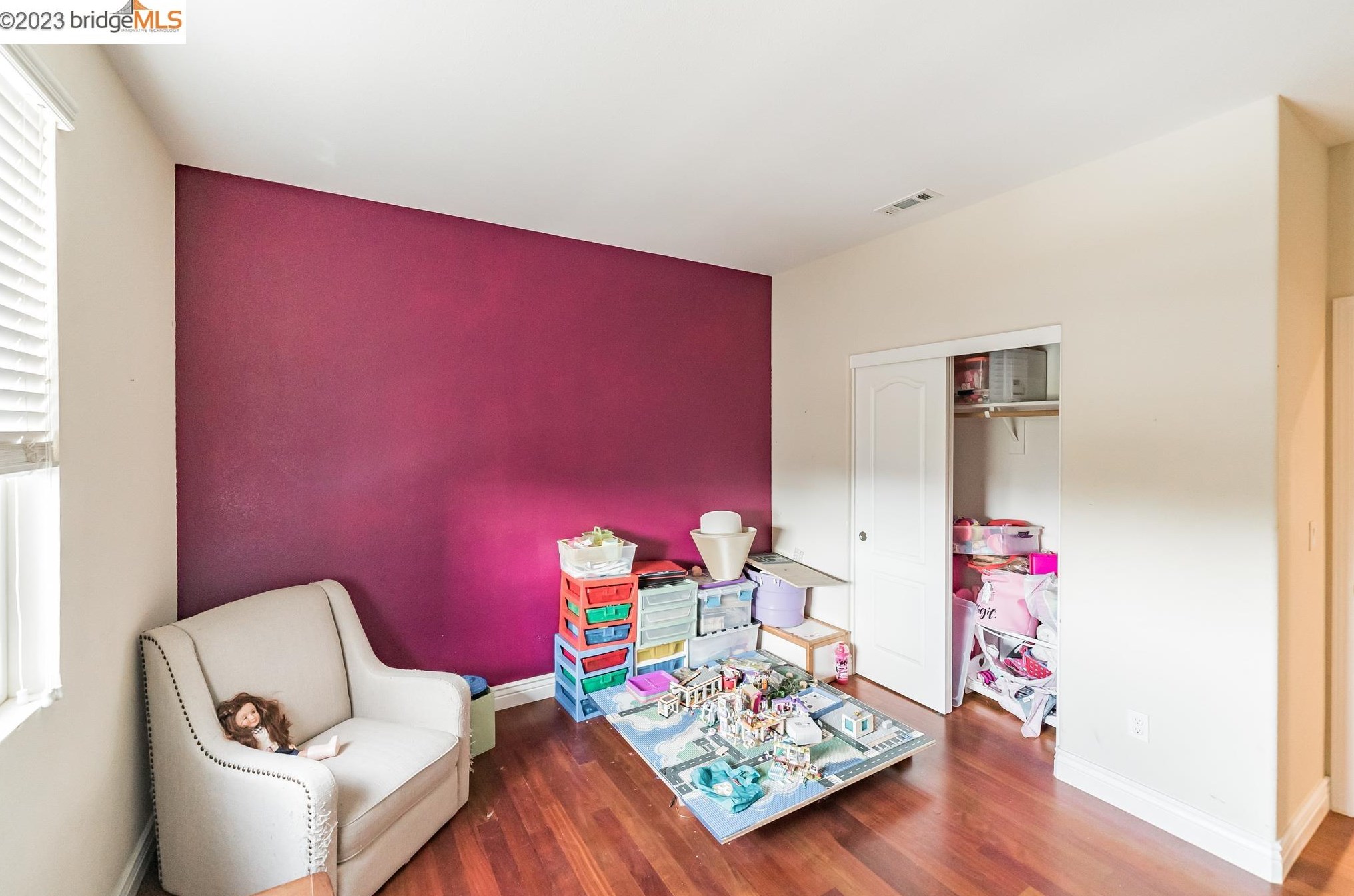 476 Milford St, Los Angeles CA  94513-5544 exterior