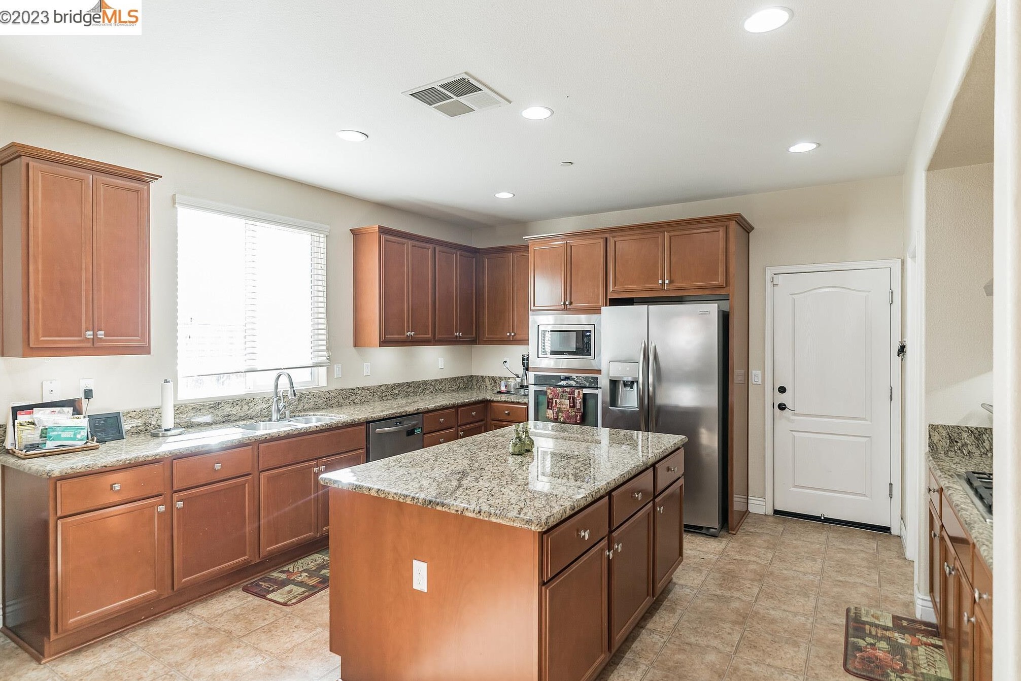 476 Milford St, Los Angeles CA  94513-5544 exterior