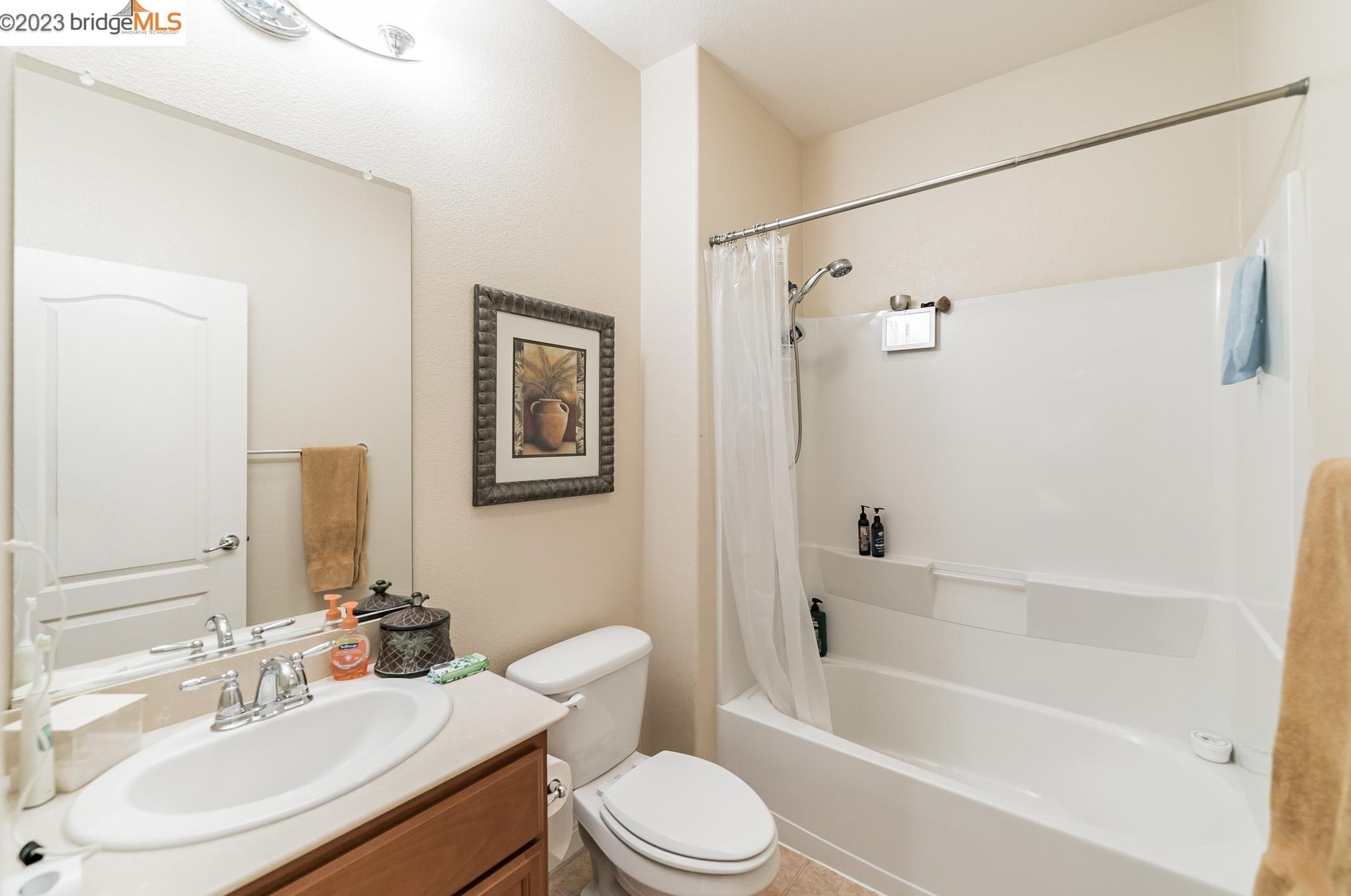 476 Milford St, Los Angeles CA  94513-5544 exterior