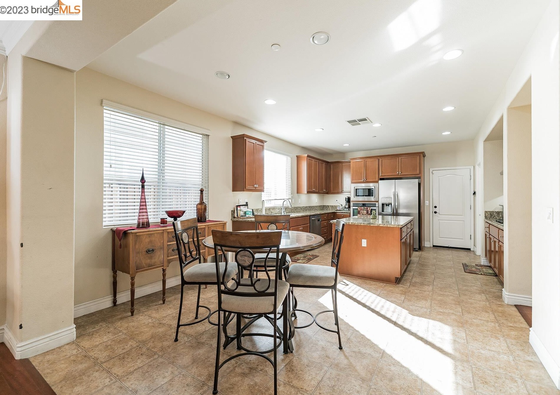 476 Milford St, Los Angeles CA  94513-5544 exterior