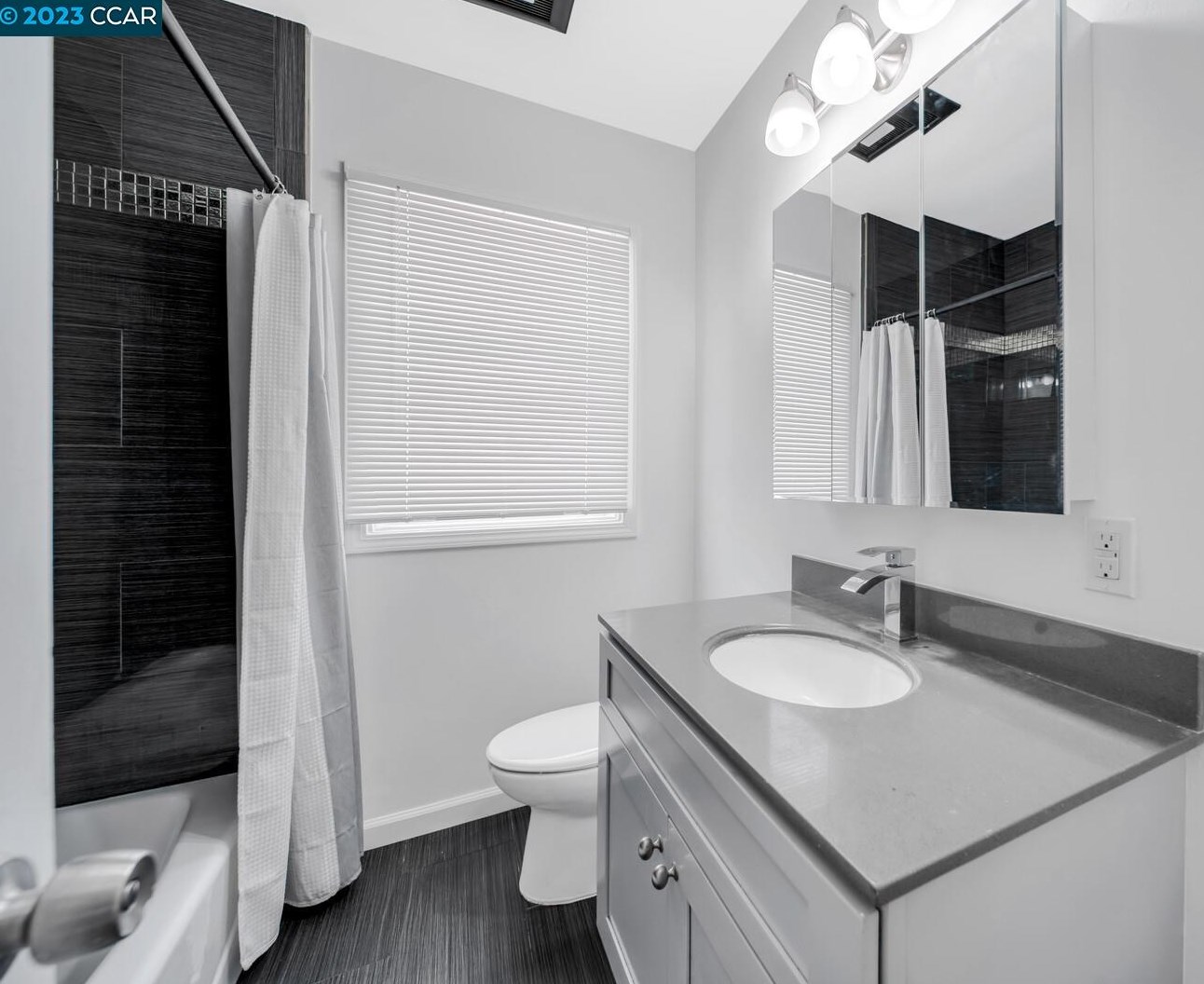 9003 B St, Oakland CA 94603-1435 exterior