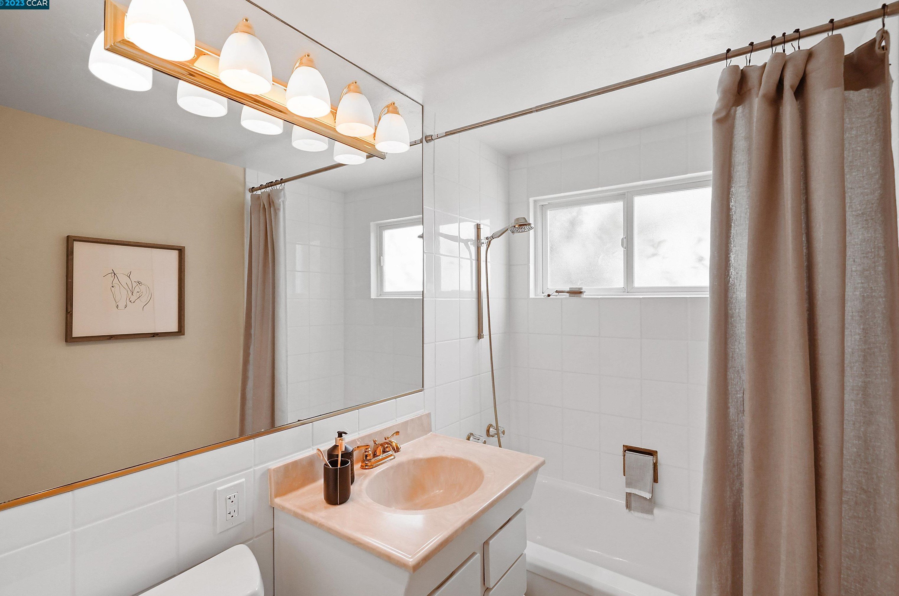 37 Bacon Ct, Lafayette CA  94549-6232 exterior