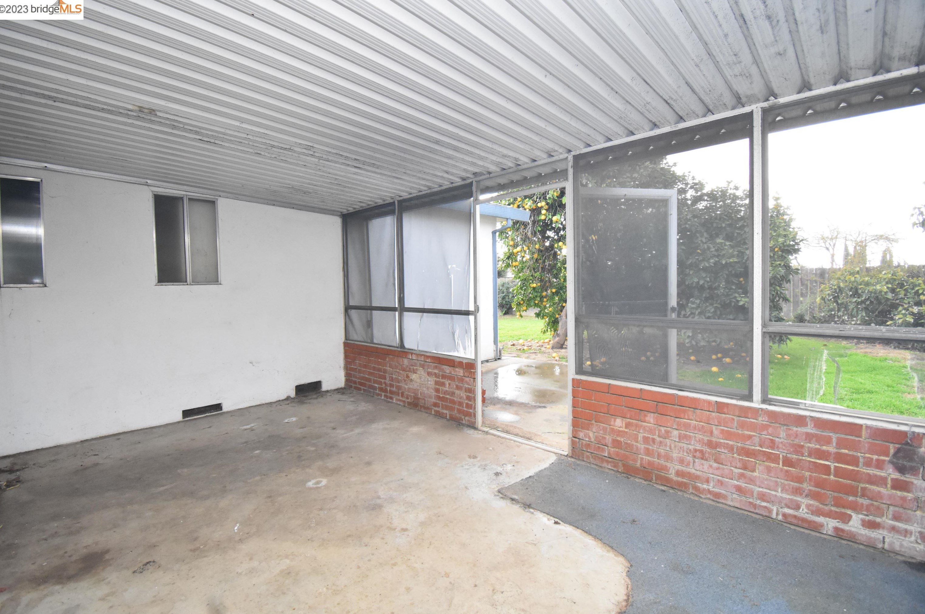 1100 Galaxy Dr, Yuba City CA  95991-6710 exterior