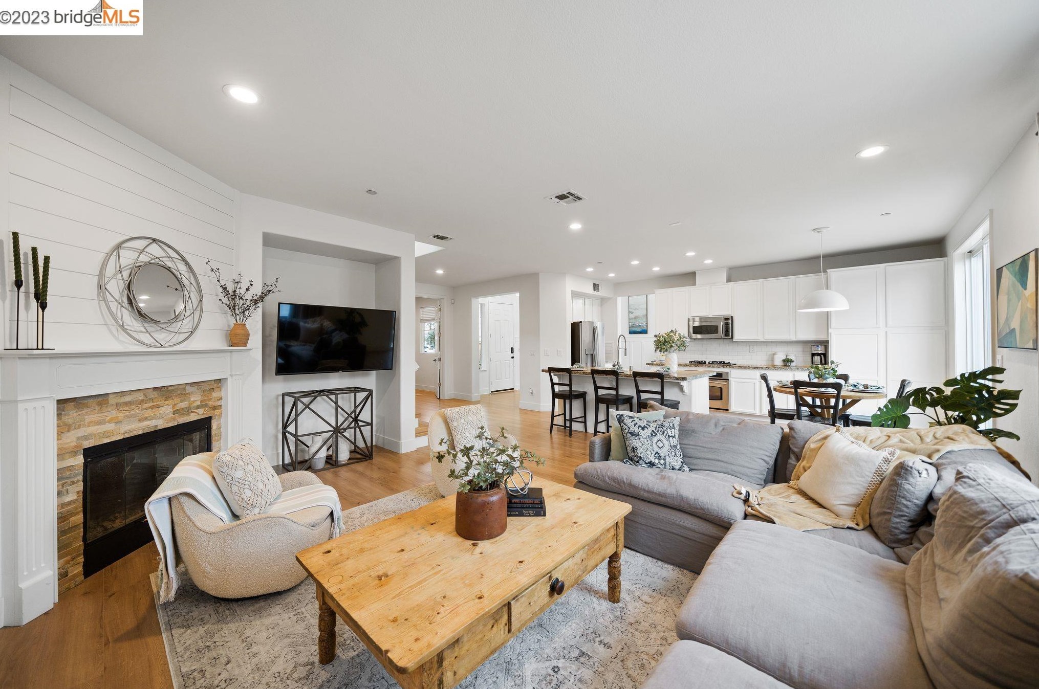 873 Boone Dr, Los Angeles CA  94513-8319 exterior