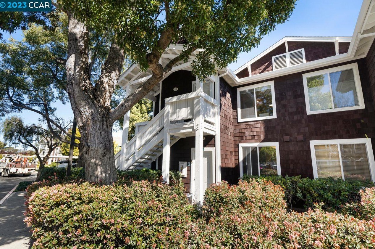 2 Marina Lakes Dr, Richmond CA  94804-7447 exterior