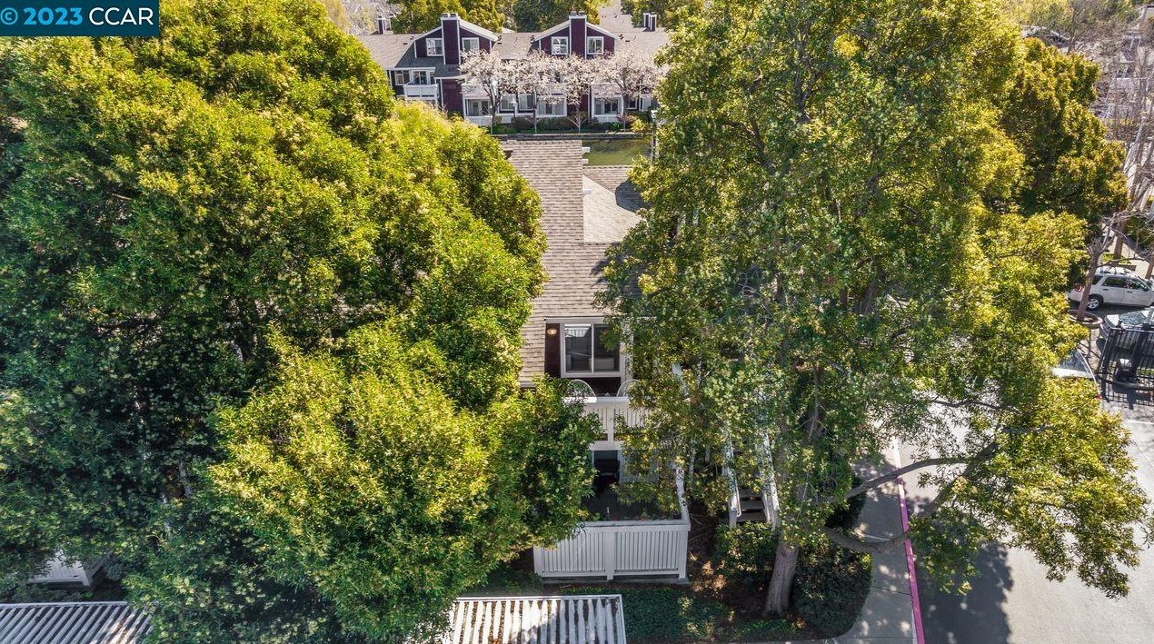 2 Marina Lakes Dr, Richmond CA  94804-7447 exterior